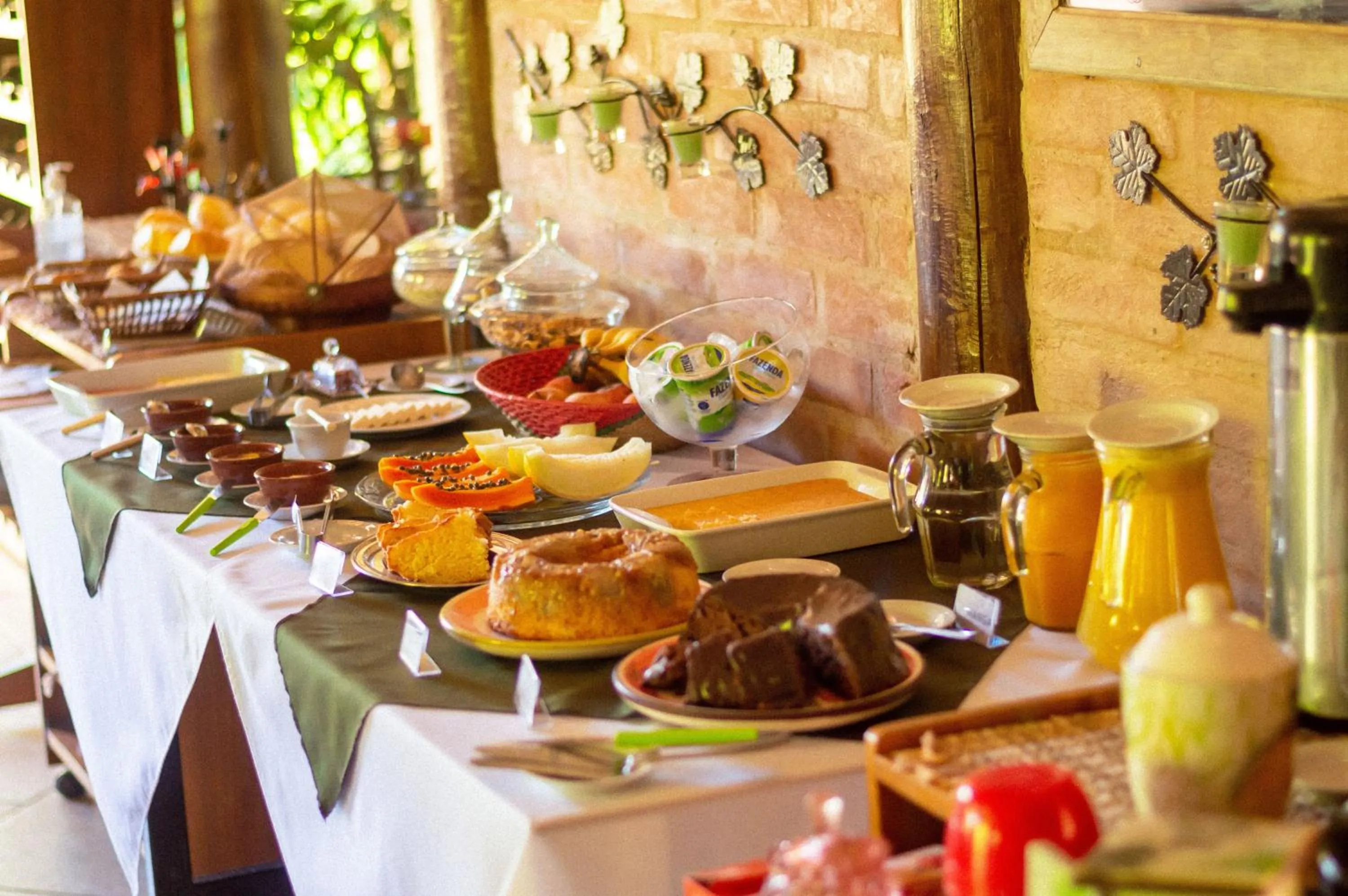 Buffet breakfast in Pousada Vinhas do Pinhal