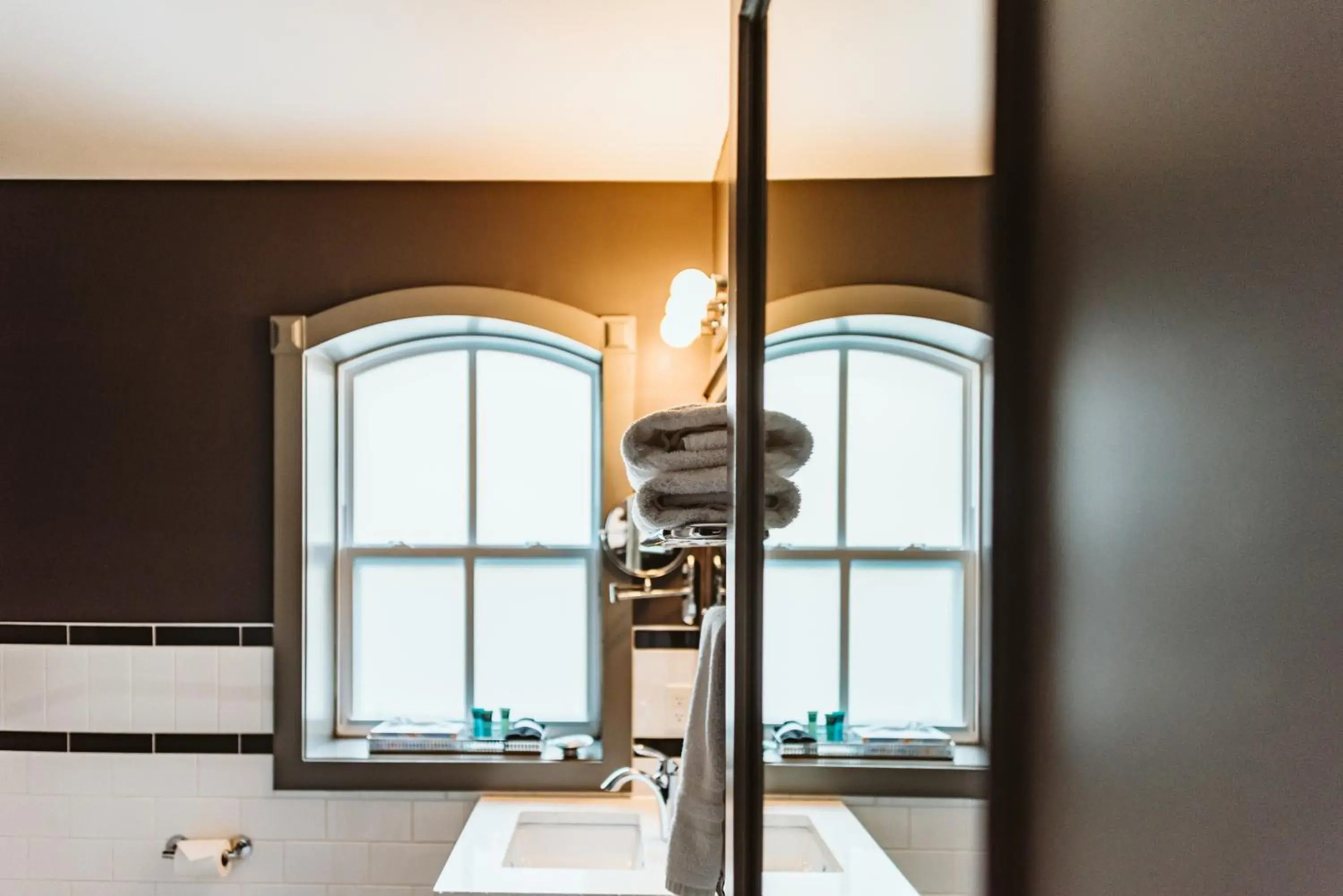 Queen Room in The Grove Hotel Queen Room in The Grove Hotel