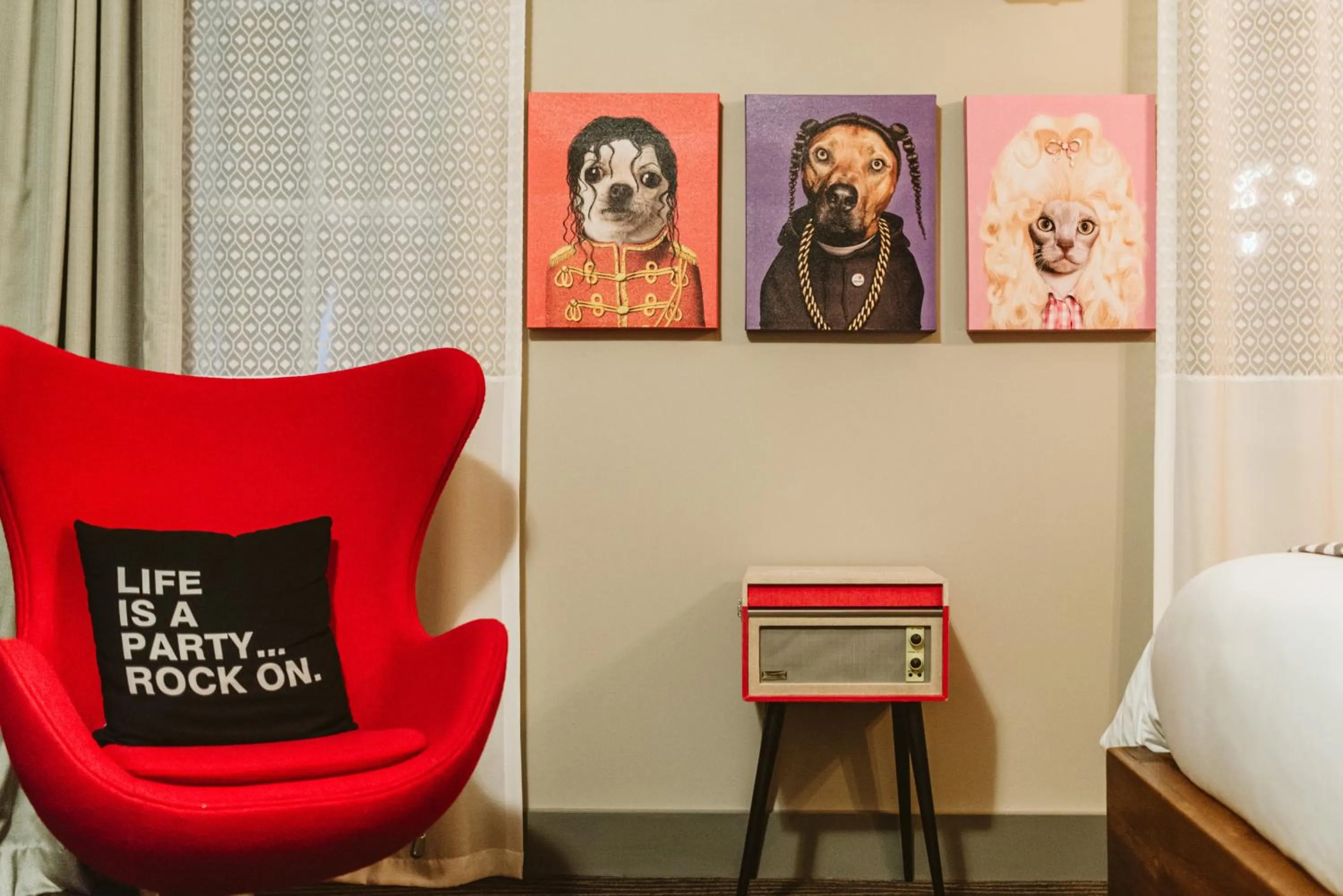 Photo of the whole room in The Grove Hotel