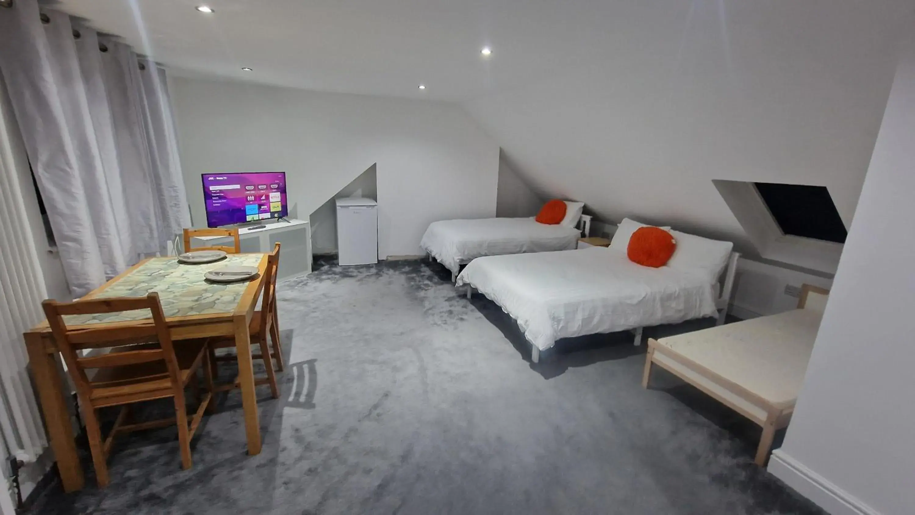 Bed in SnoozeDen Westmead - Windsor Castle & Legoland Bed in SnoozeDen Westmead - Windsor Castle & Legoland