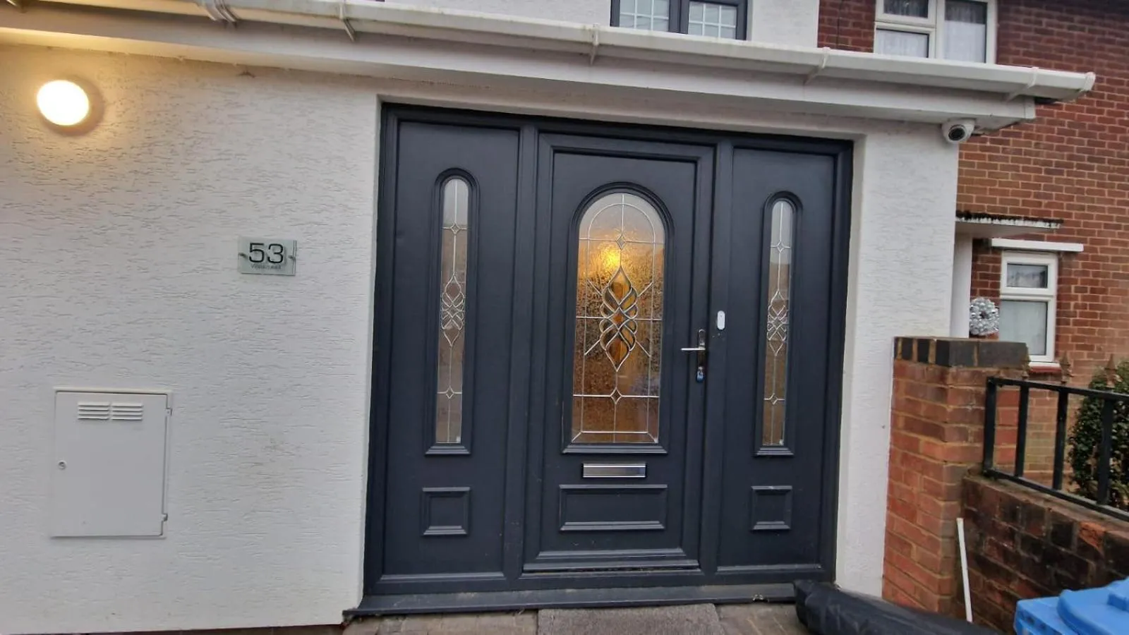 Facade/entrance in SnoozeDen Westmead - Windsor Castle & Legoland