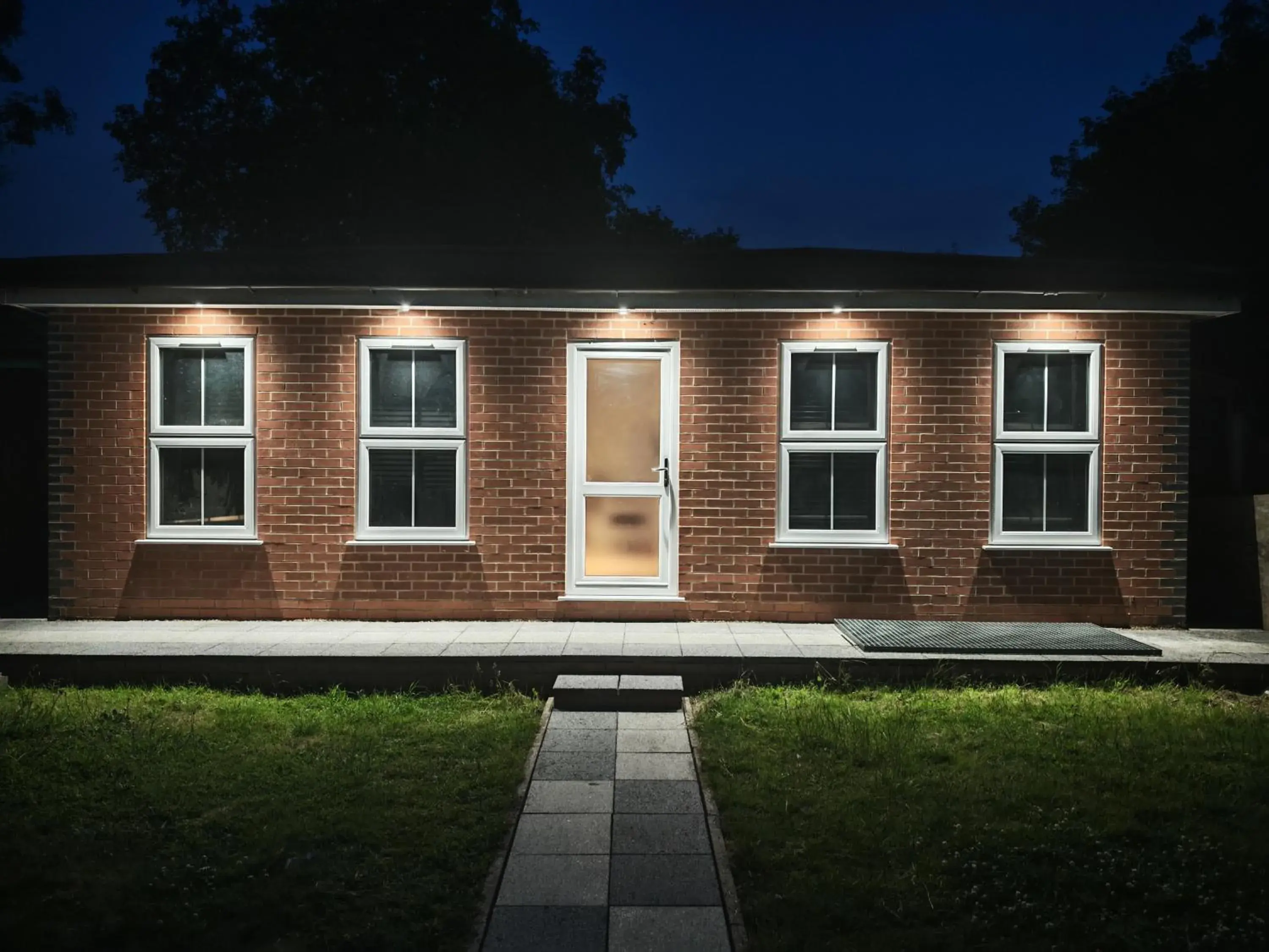 Property building in SnoozeDen Westmead - Windsor Castle & Legoland Property building in SnoozeDen Westmead - Windsor Castle & Legoland