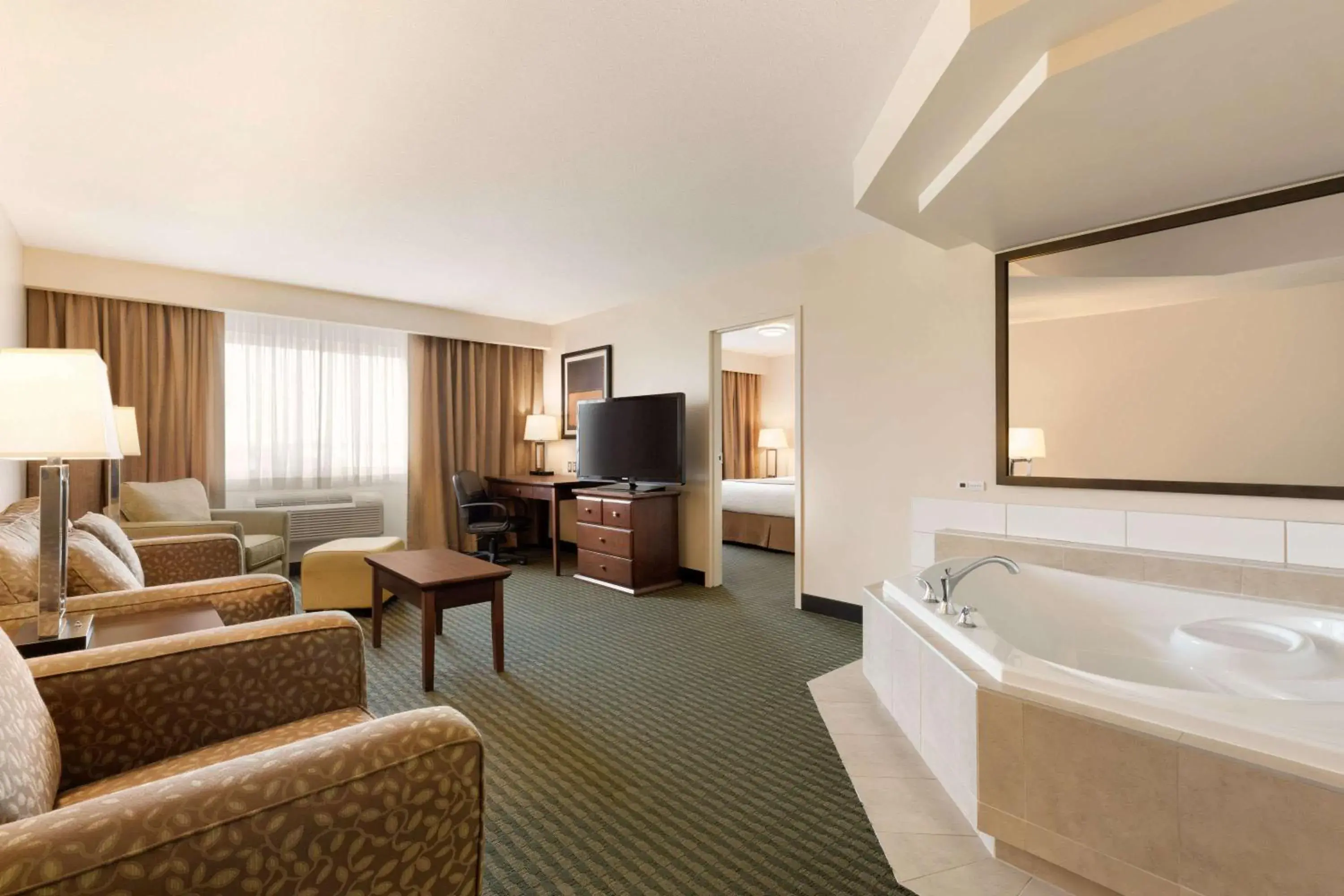 Photo of the whole room, Bed in Travelodge Hotel by Wyndham Weyburn Photo of the whole room, Bed in Travelodge Hotel by Wyndham Weyburn