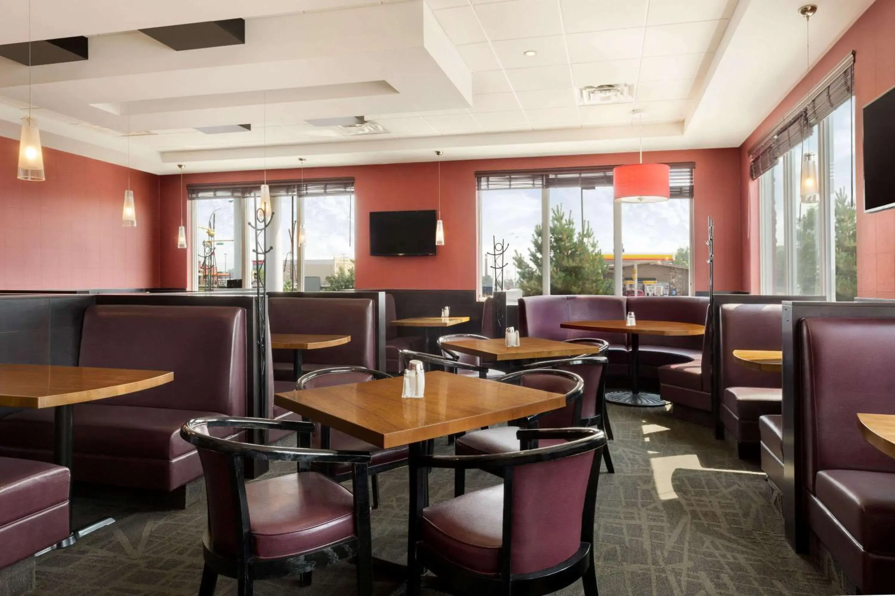 Restaurant/places to eat in Travelodge Hotel by Wyndham Weyburn Restaurant/places to eat in Travelodge Hotel by Wyndham Weyburn