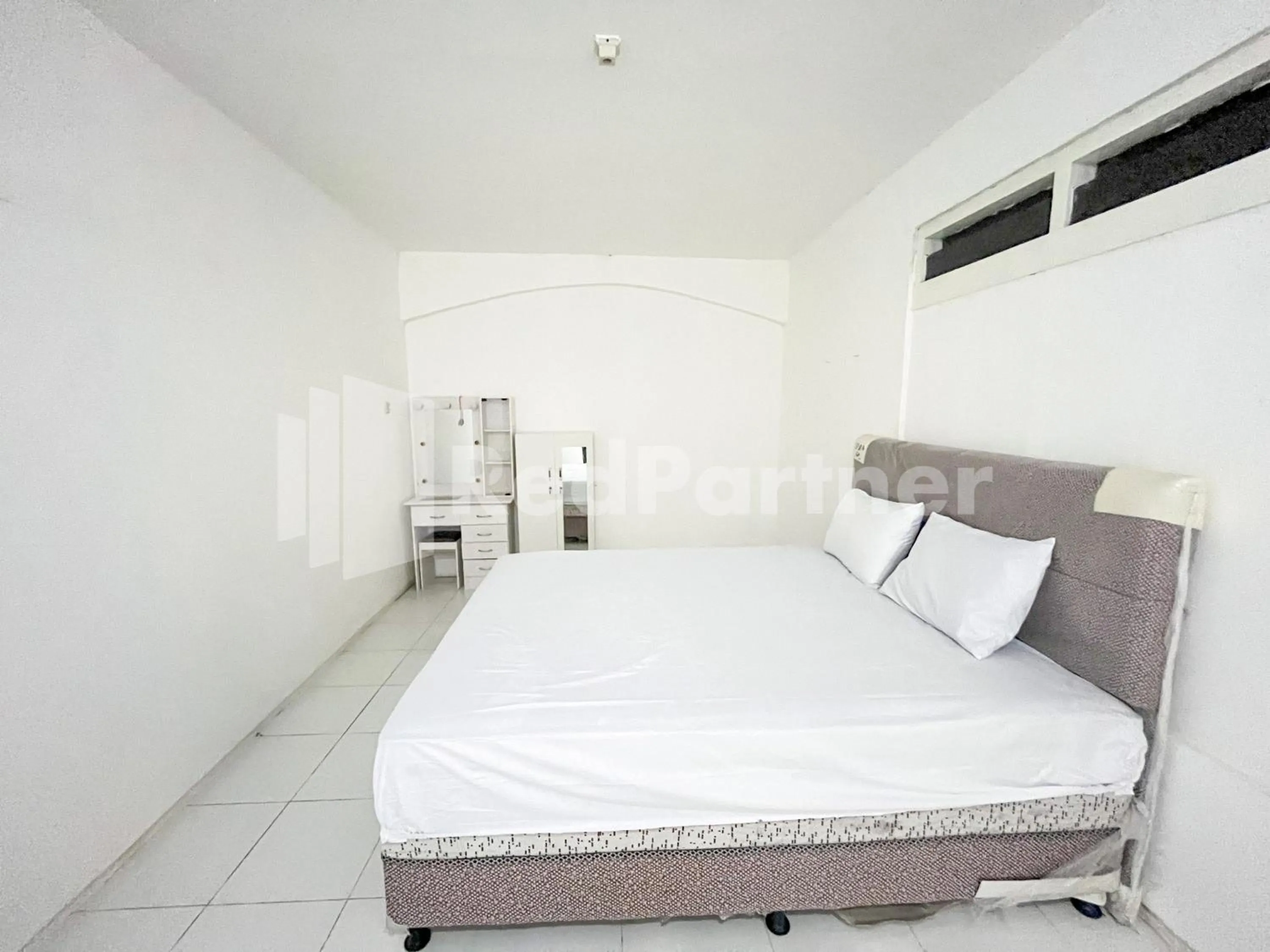 Homestay & Cafe Blessings Near Station Center Town RedPartner