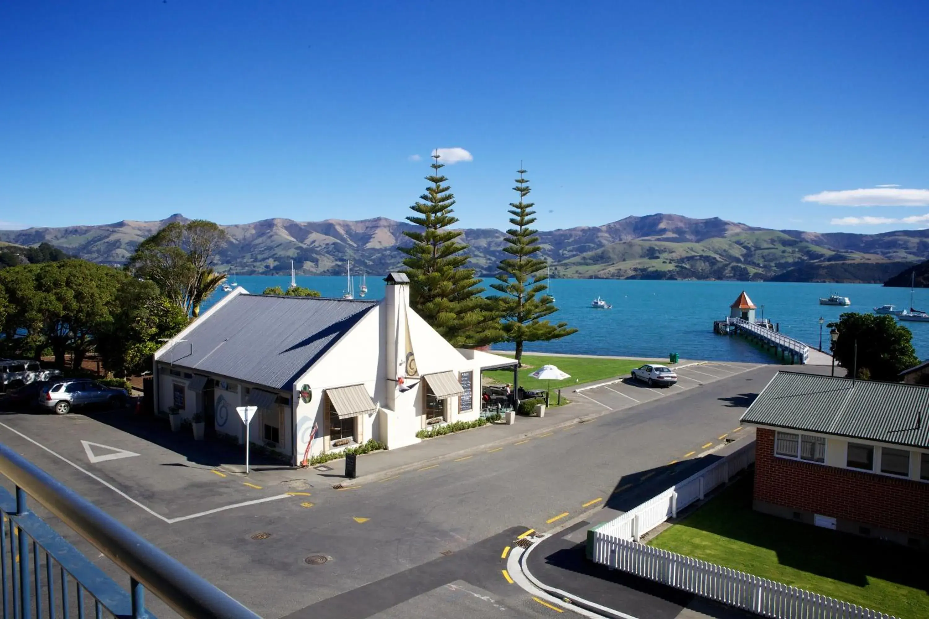 Restaurant/places to eat in Akaroa Criterion Motel Restaurant/places to eat in Akaroa Criterion Motel