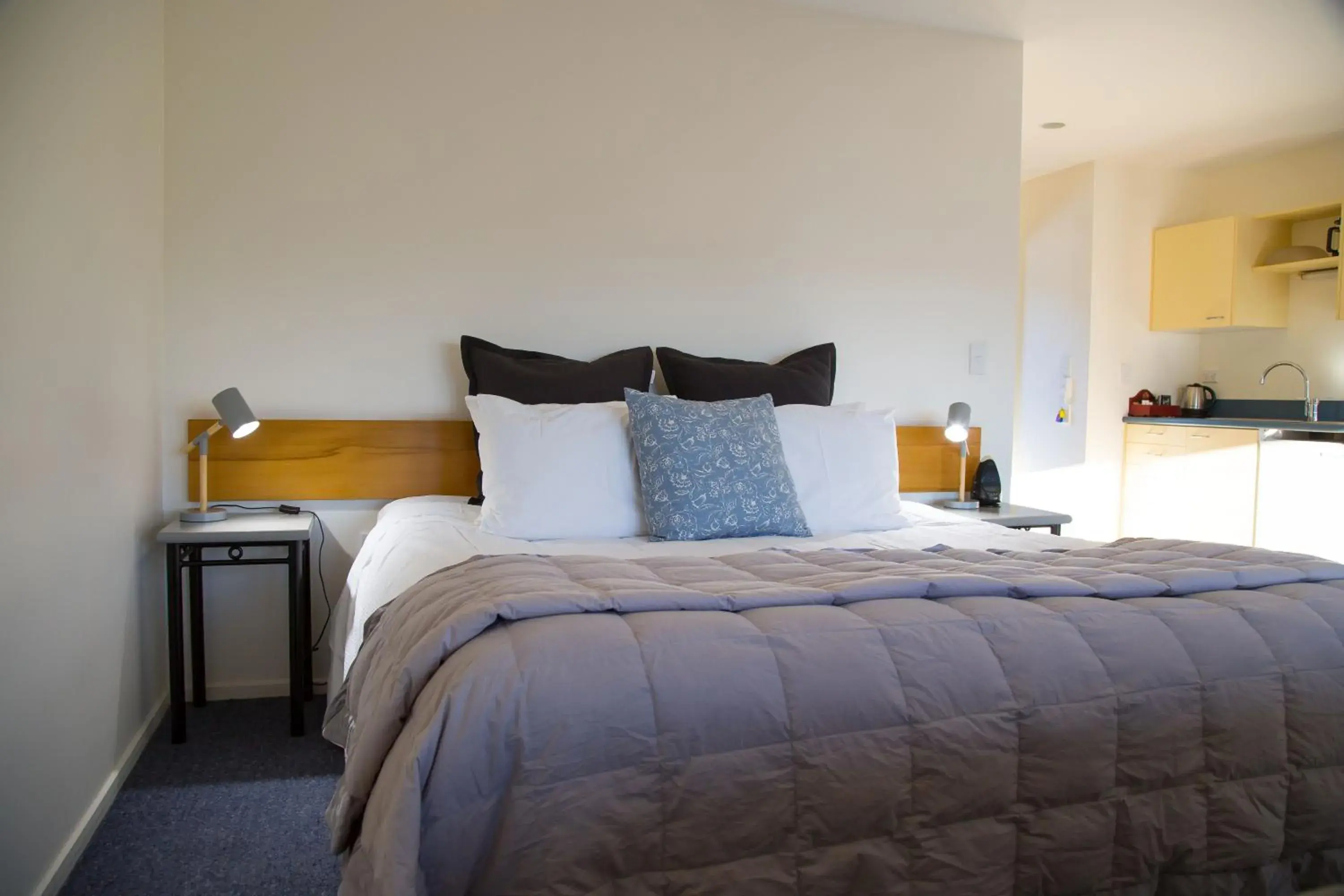 Bed in Akaroa Criterion Motel Bed in Akaroa Criterion Motel