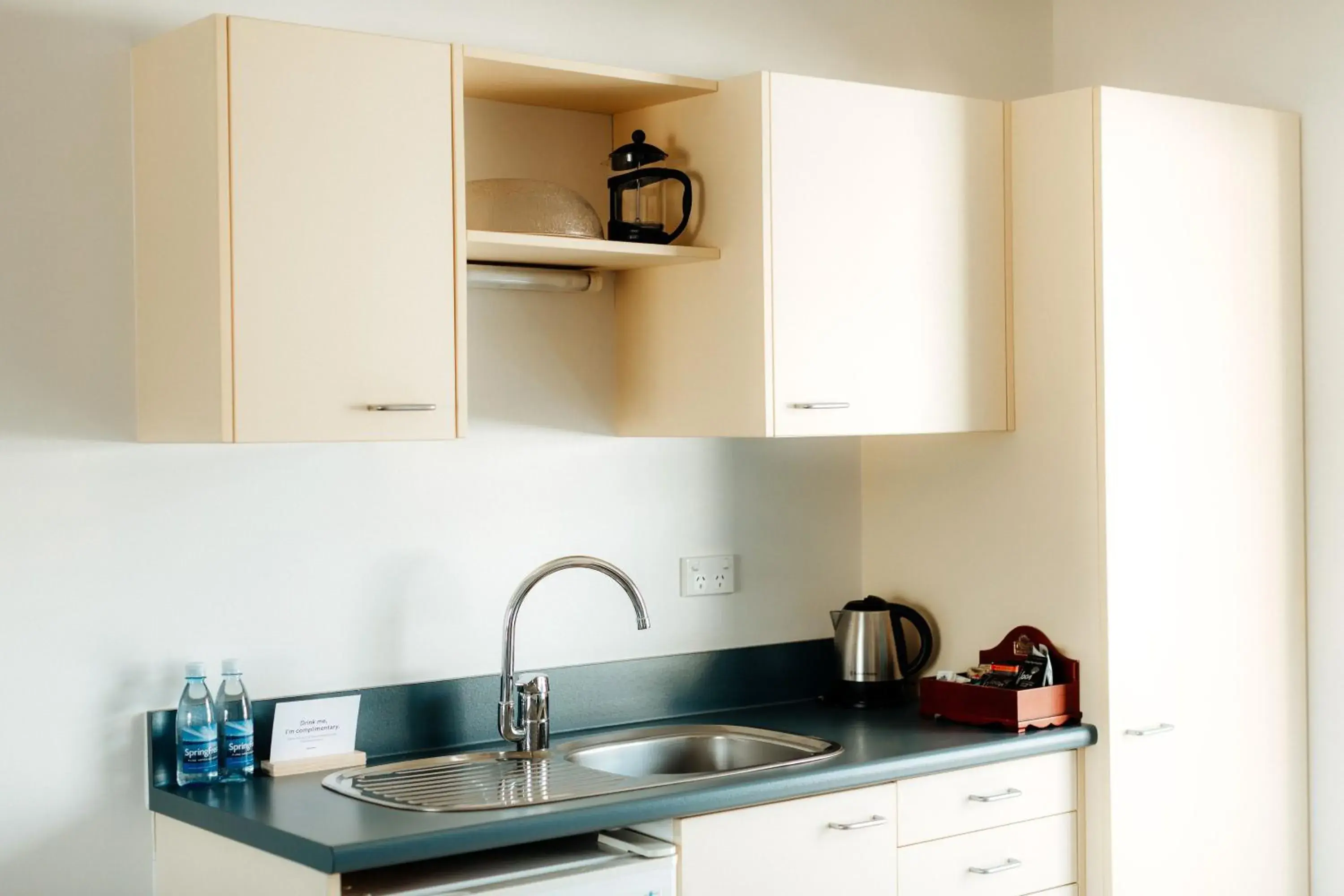 Standard Double Room in Akaroa Criterion Motel Standard Double Room in Akaroa Criterion Motel