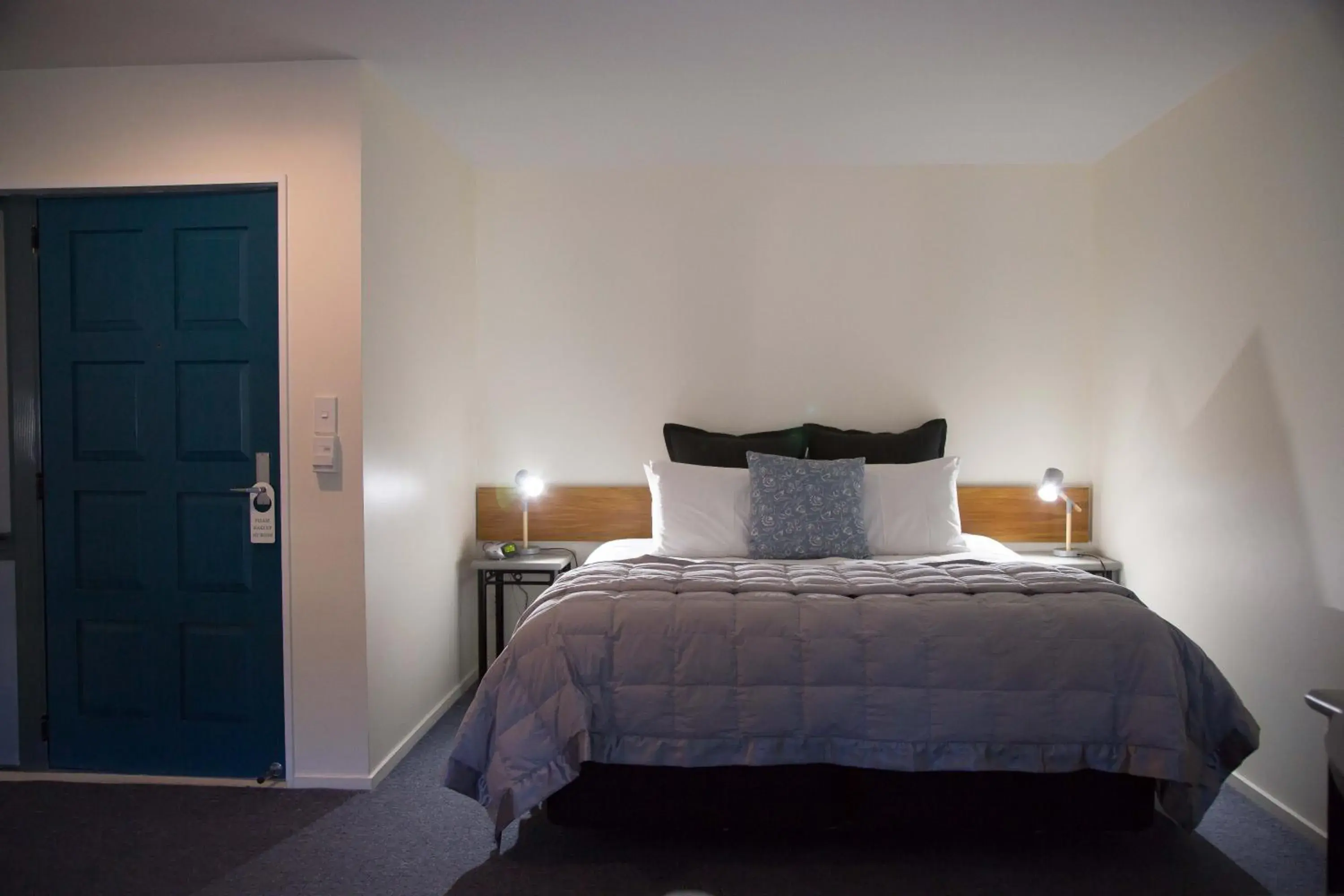 Bed in Akaroa Criterion Motel Bed in Akaroa Criterion Motel