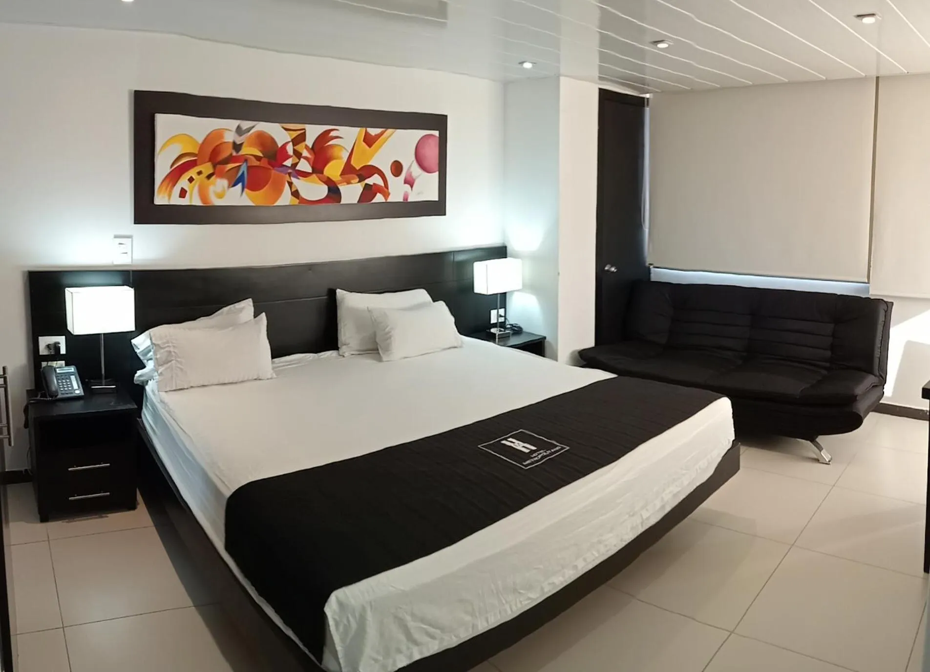 Bed in Hotel Metropolitano