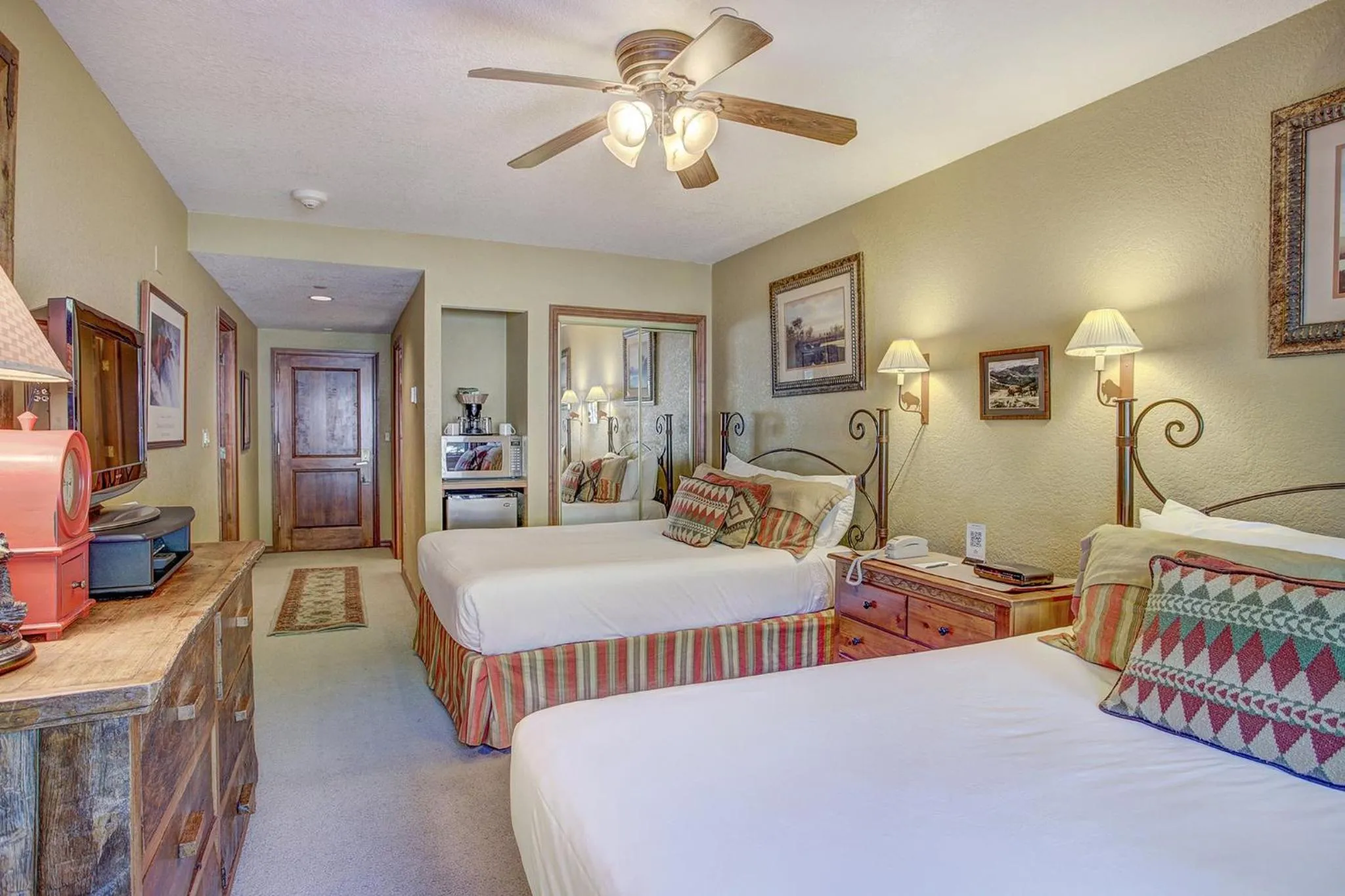 Photo of the whole room, Bed in St. James Place