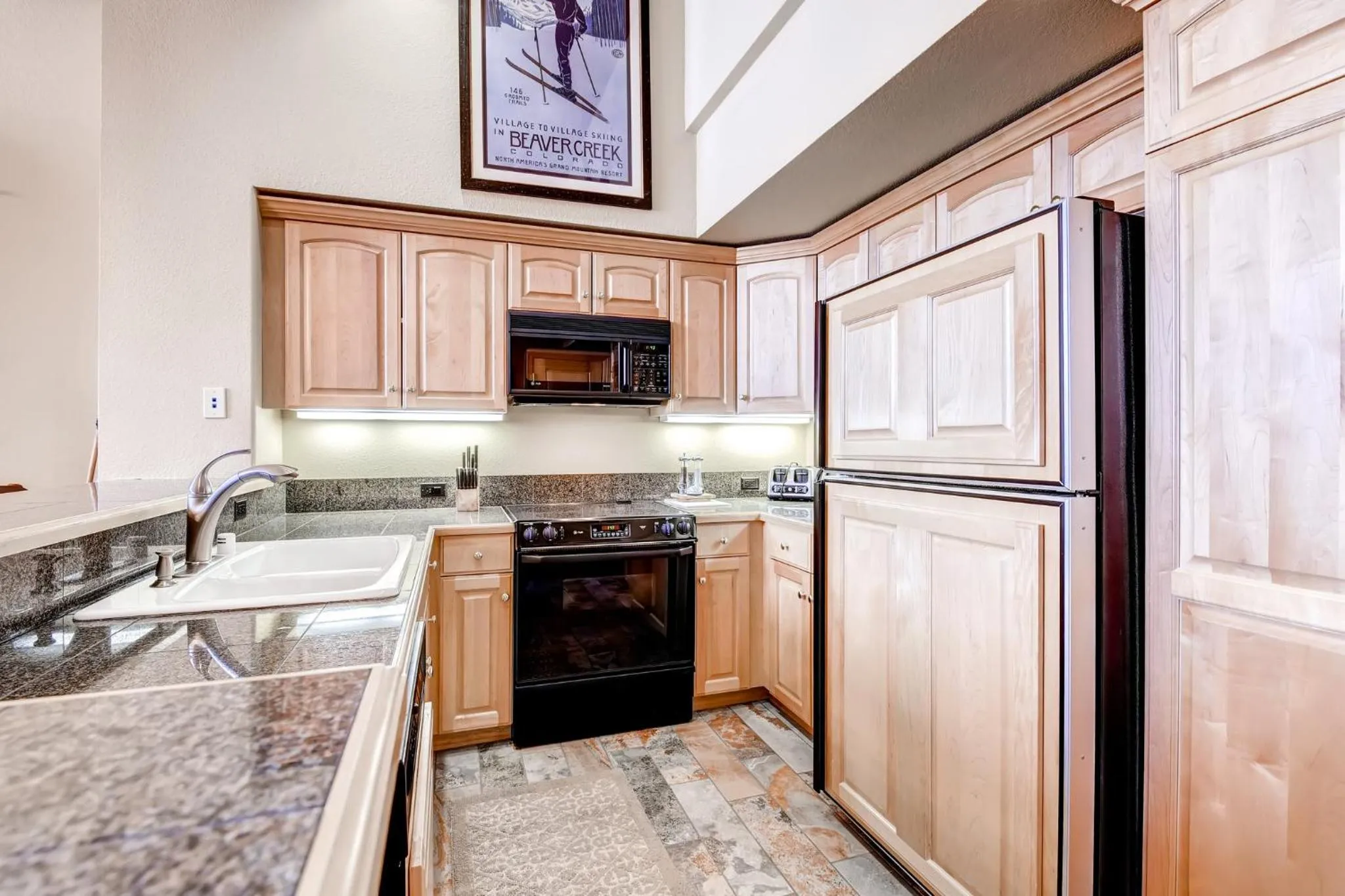 Kitchen or kitchenette in St. James Place