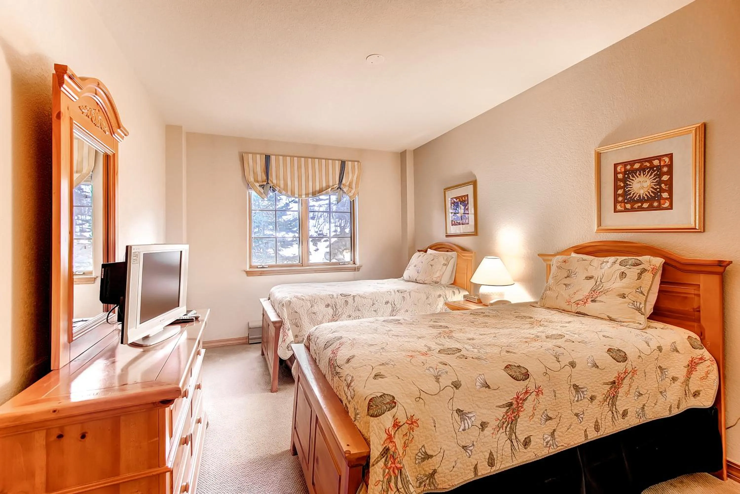 Bedroom, Bed in St. James Place