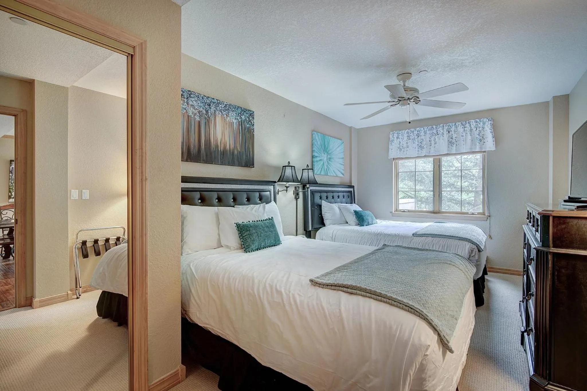 Photo of the whole room, Bed in St. James Place