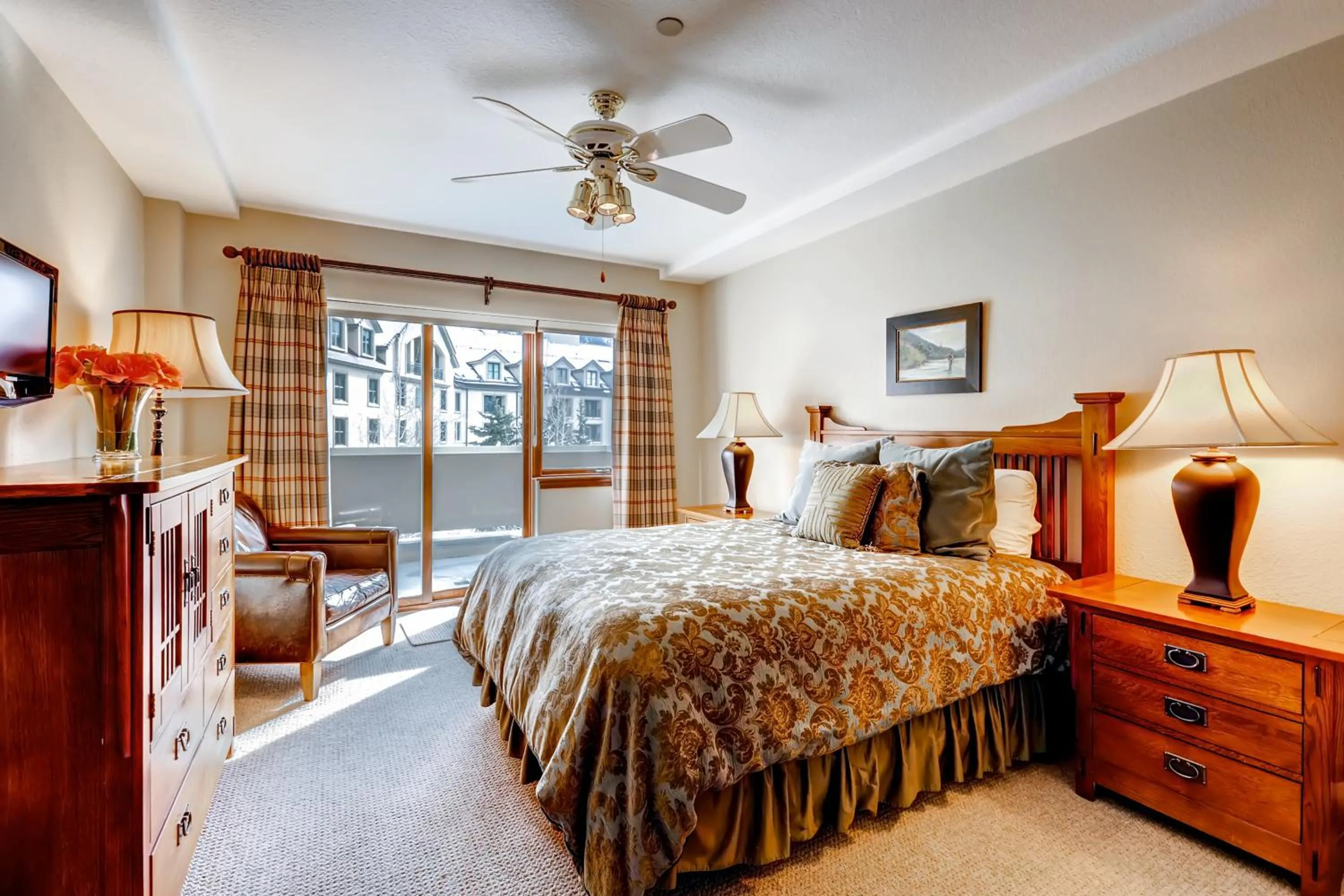 Bedroom, Bed in St. James Place