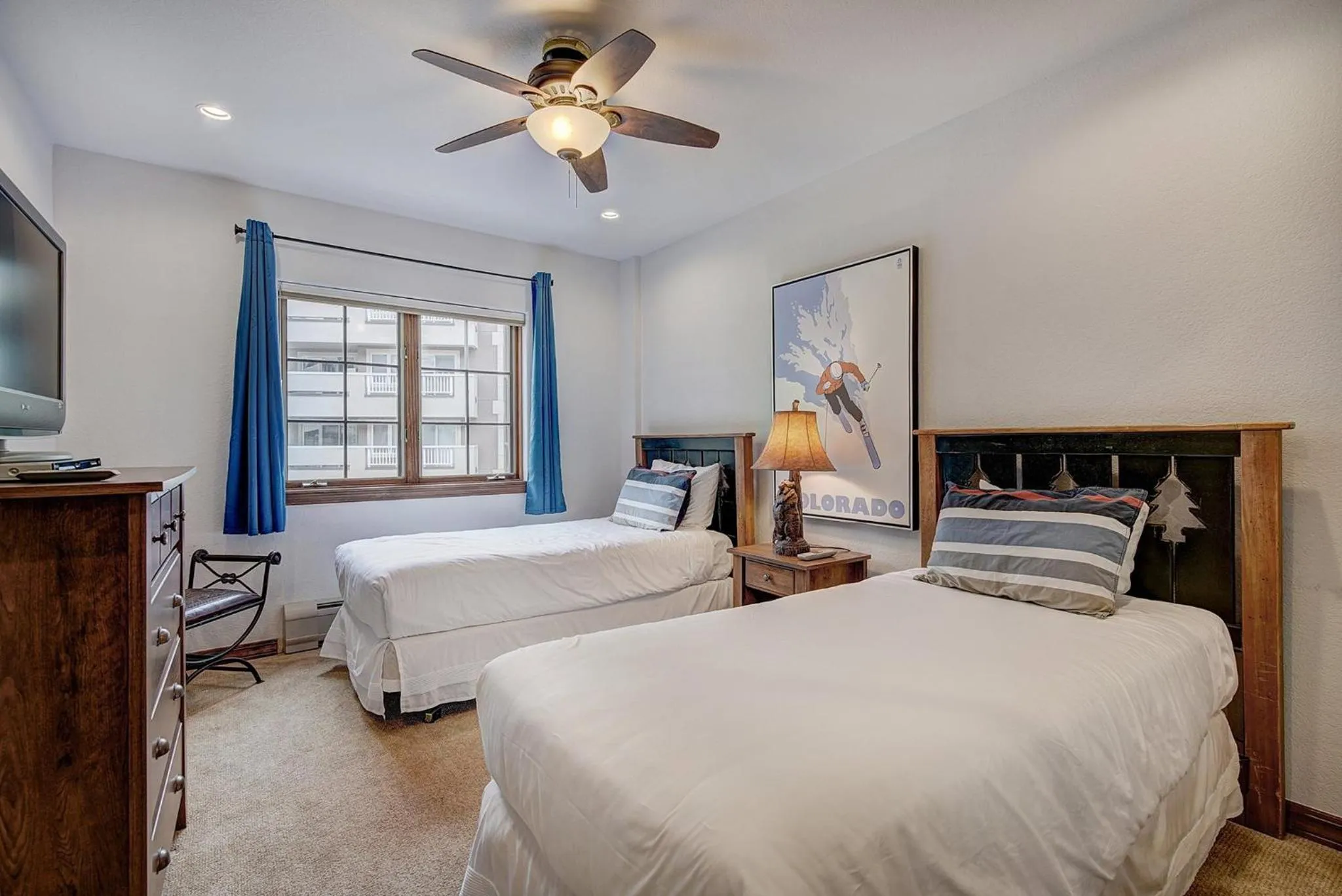 Photo of the whole room, Bed in St. James Place