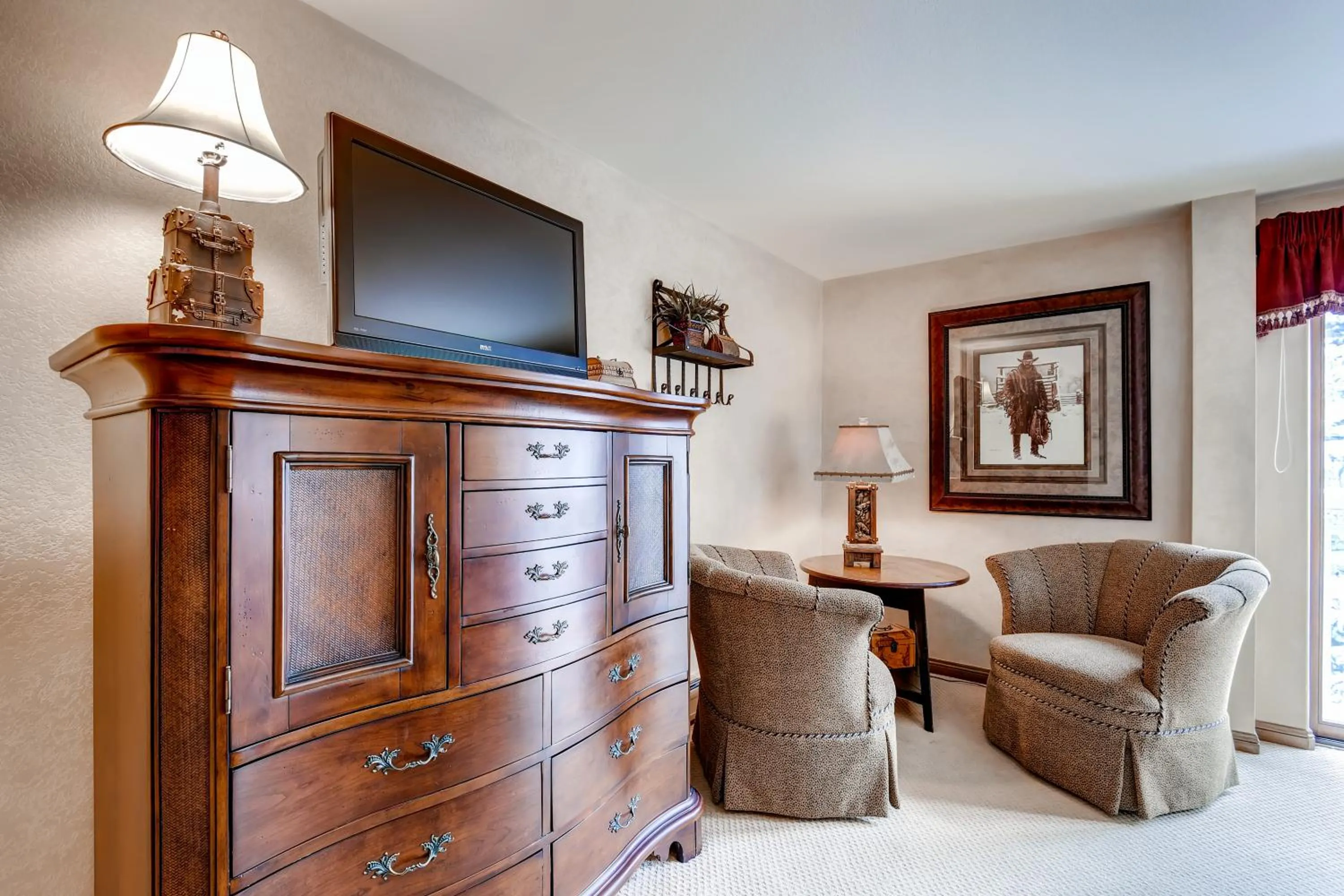 TV and multimedia in St. James Place