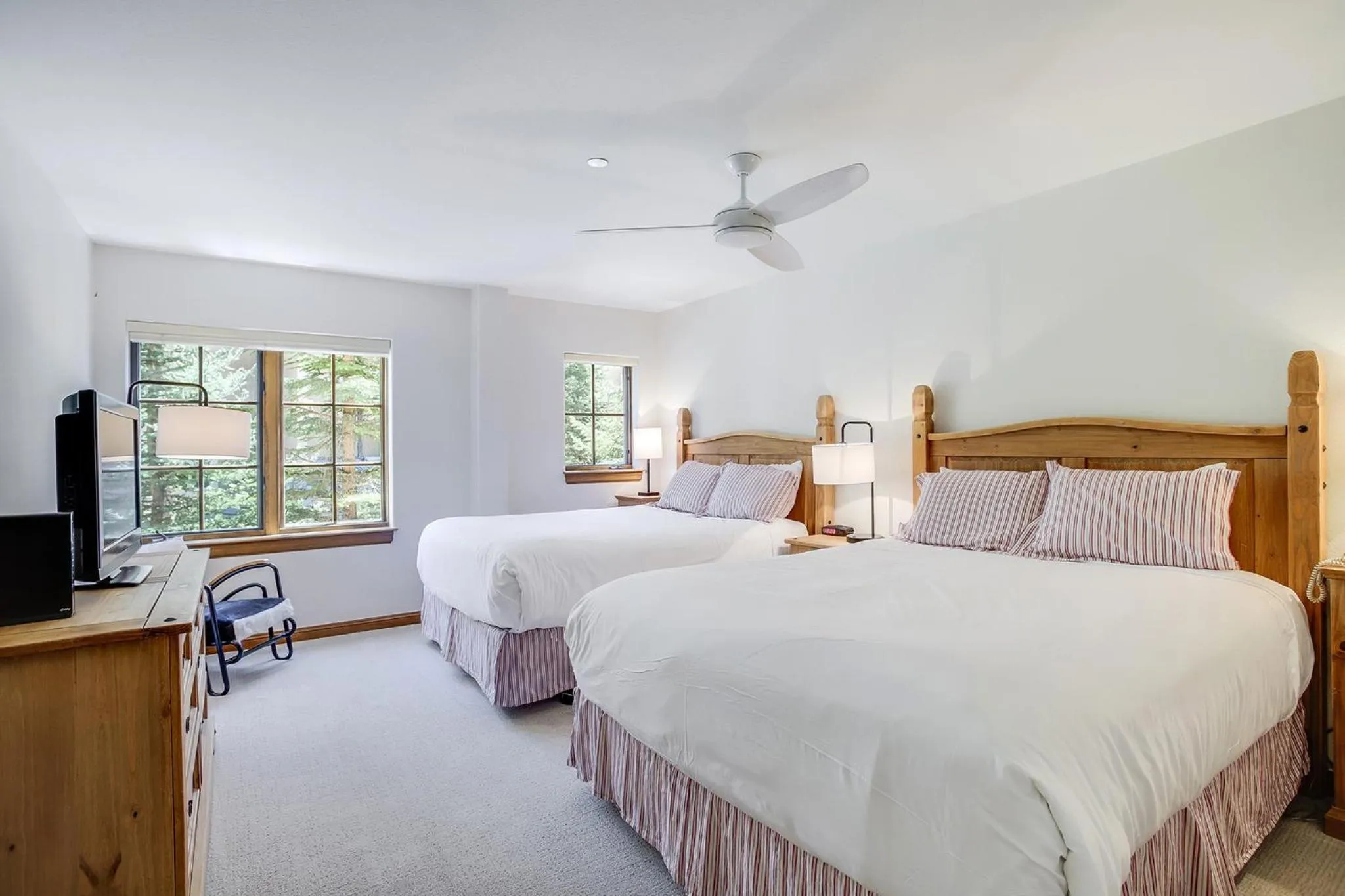 Photo of the whole room, Bed in St. James Place