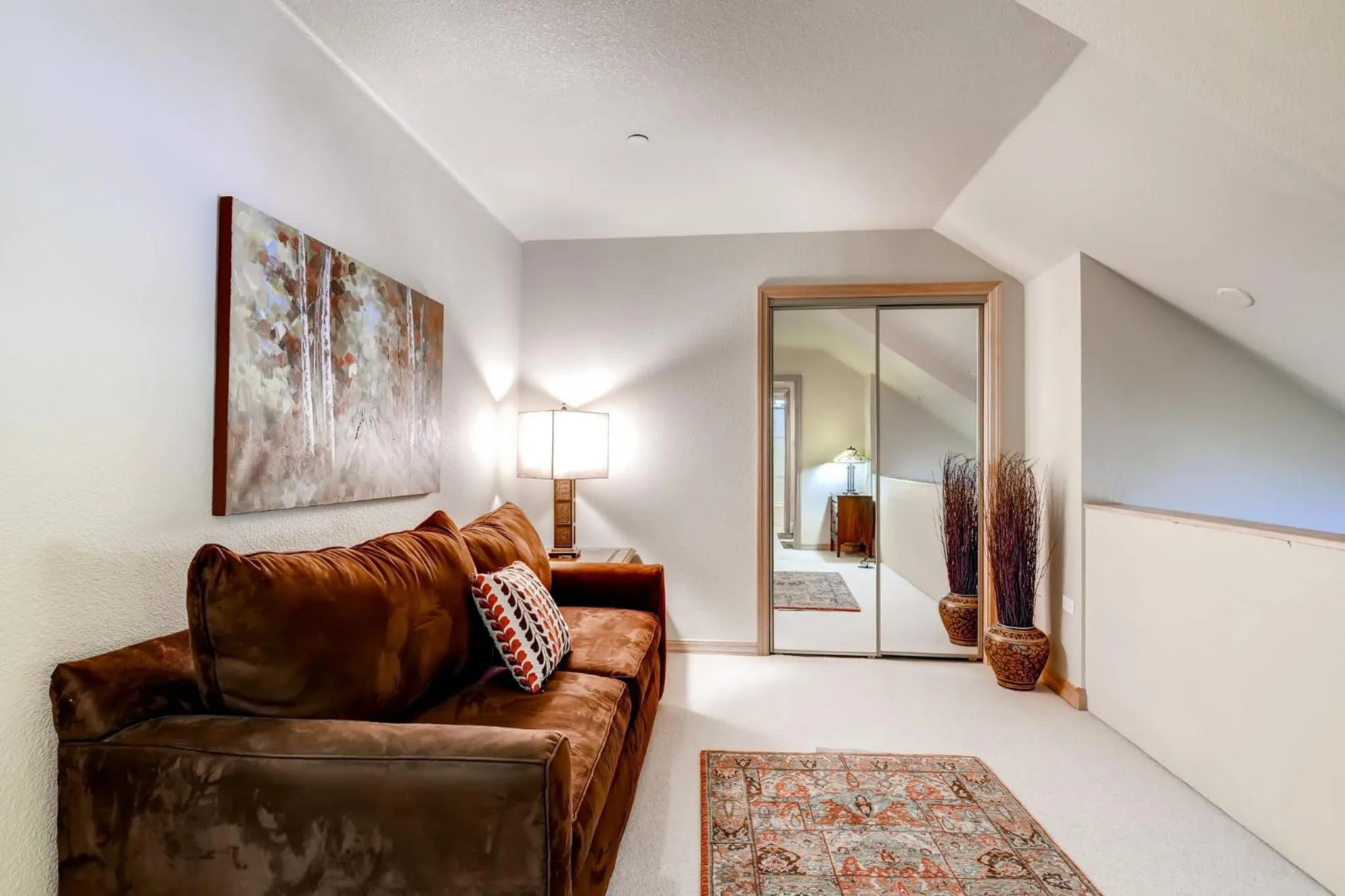 Photo of the whole room in St. James Place