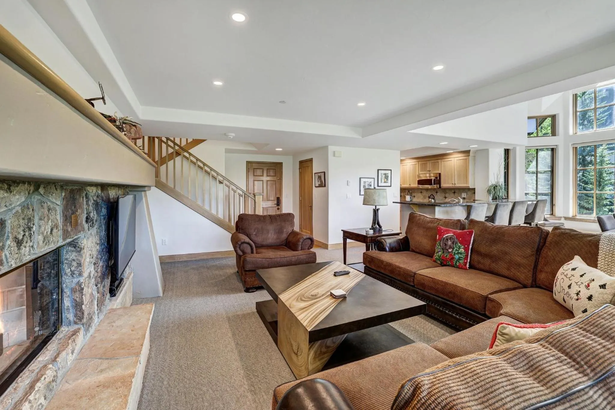 Living room in The Pines Lodge, a RockResort, by Vail Resorts