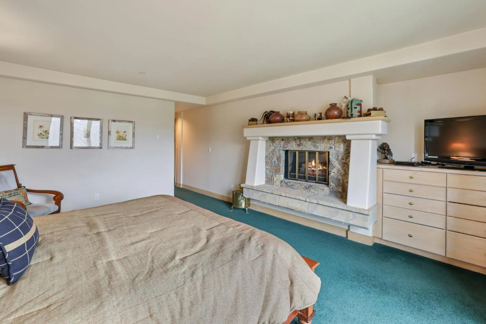 Bedroom, Bed in The Pines Lodge, a RockResort, by Vail Resorts