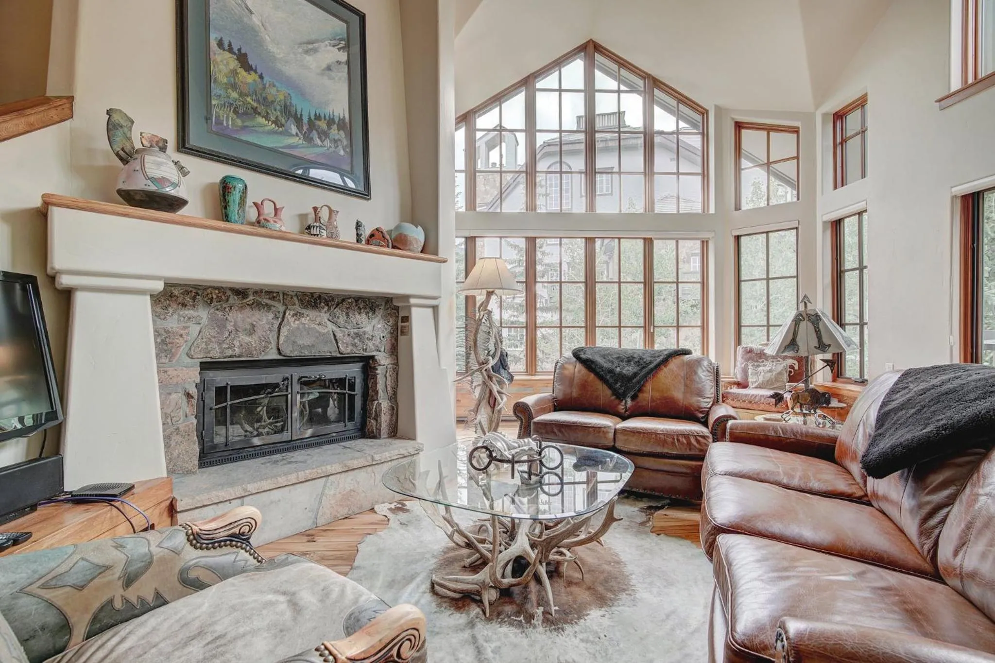 Living room in The Pines Lodge, a RockResort