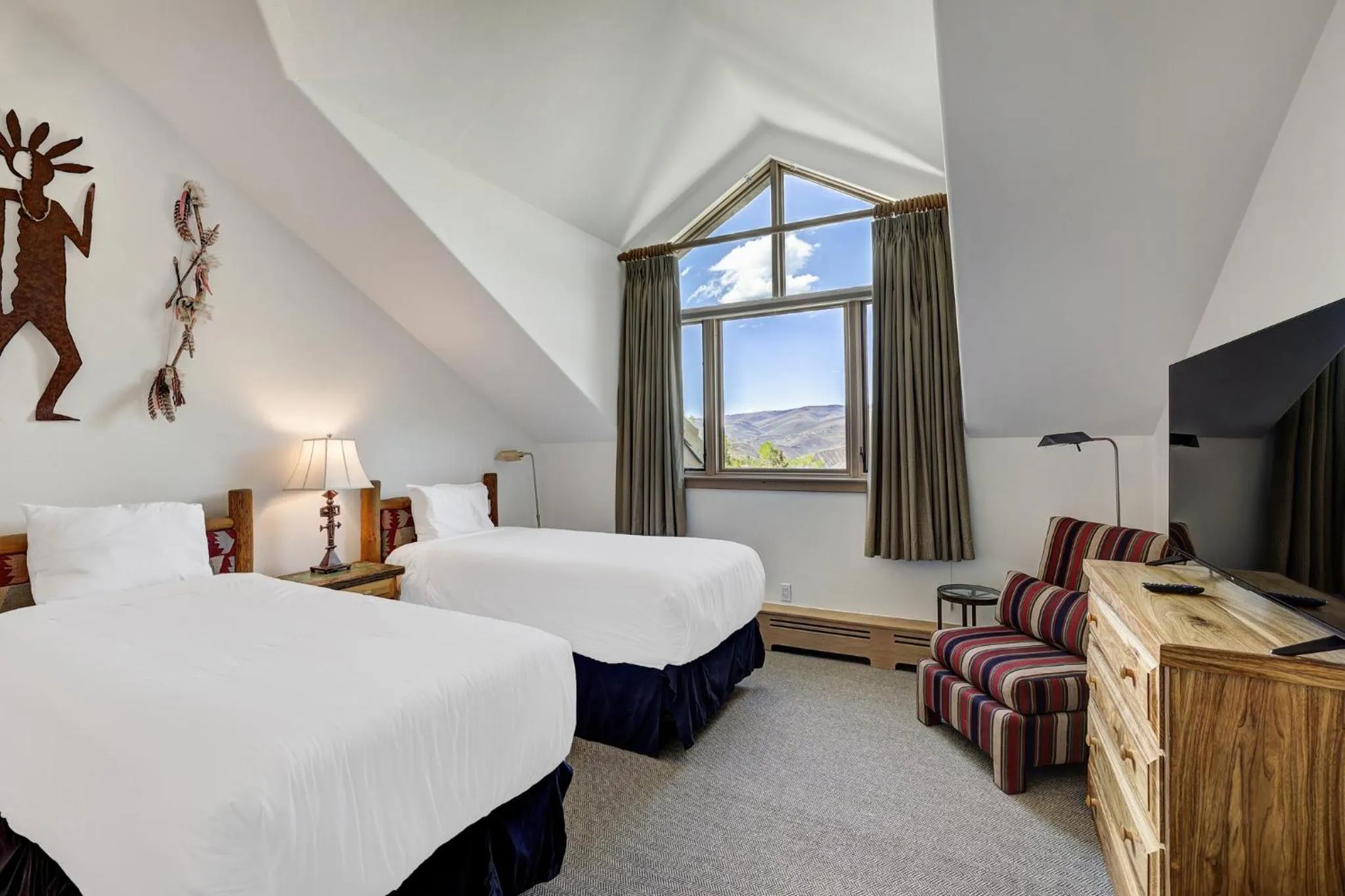 Bedroom, Bed in The Pines Lodge, a RockResort, by Vail Resorts