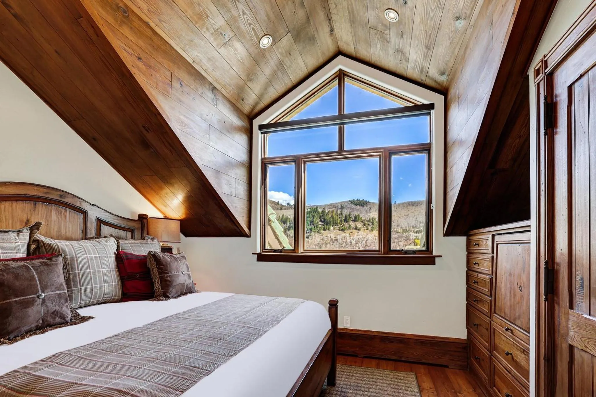 Bedroom, Bed in The Pines Lodge, a RockResort