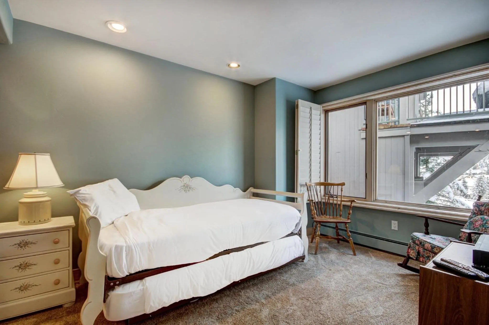 Photo of the whole room, Bed in The Pines Lodge, a RockResort