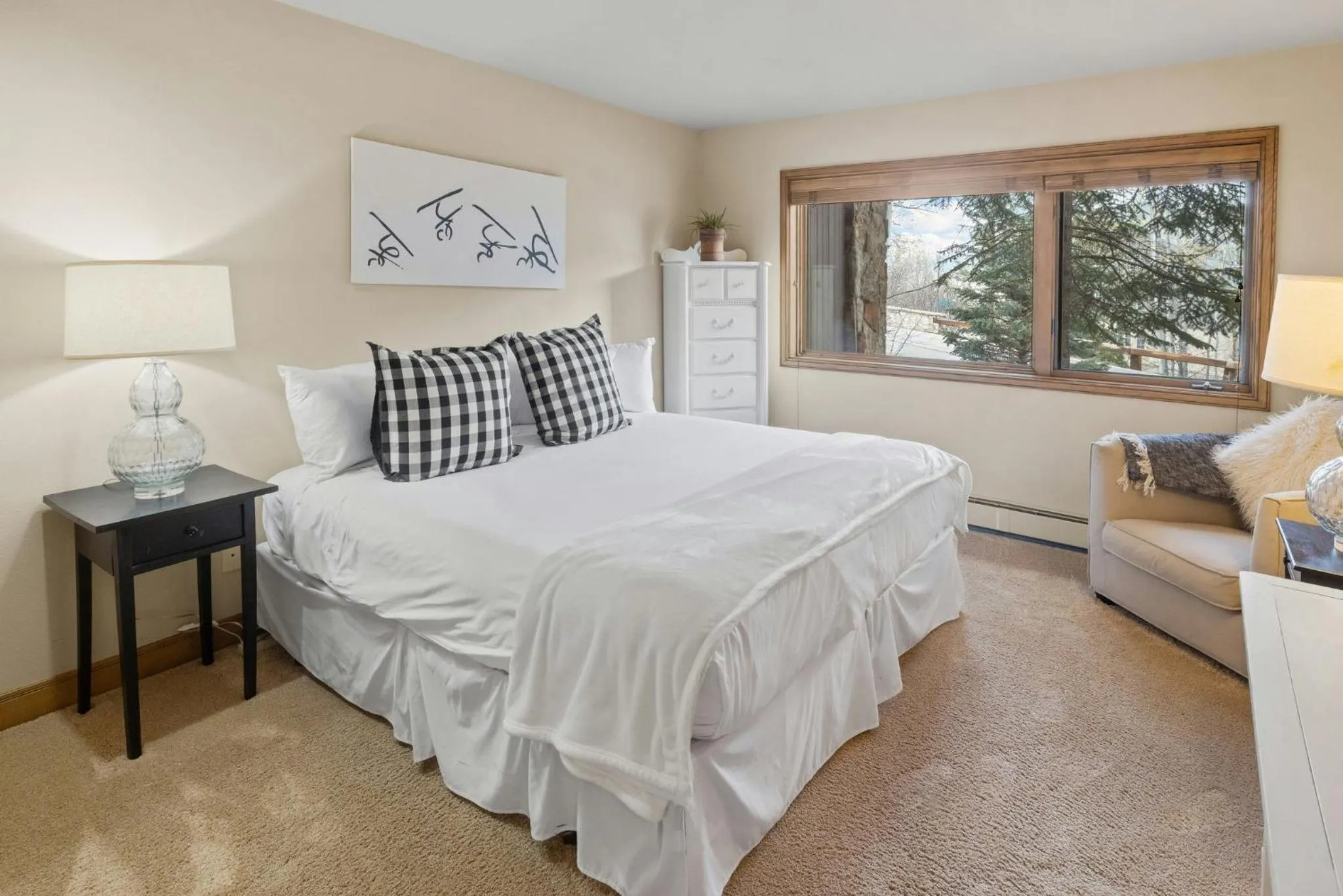 Bedroom, Bed in The Pines Lodge, a RockResort, by Vail Resorts
