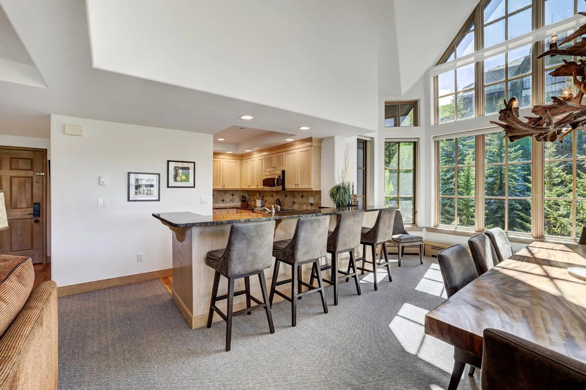 Restaurant/places to eat in The Pines Lodge, a RockResort