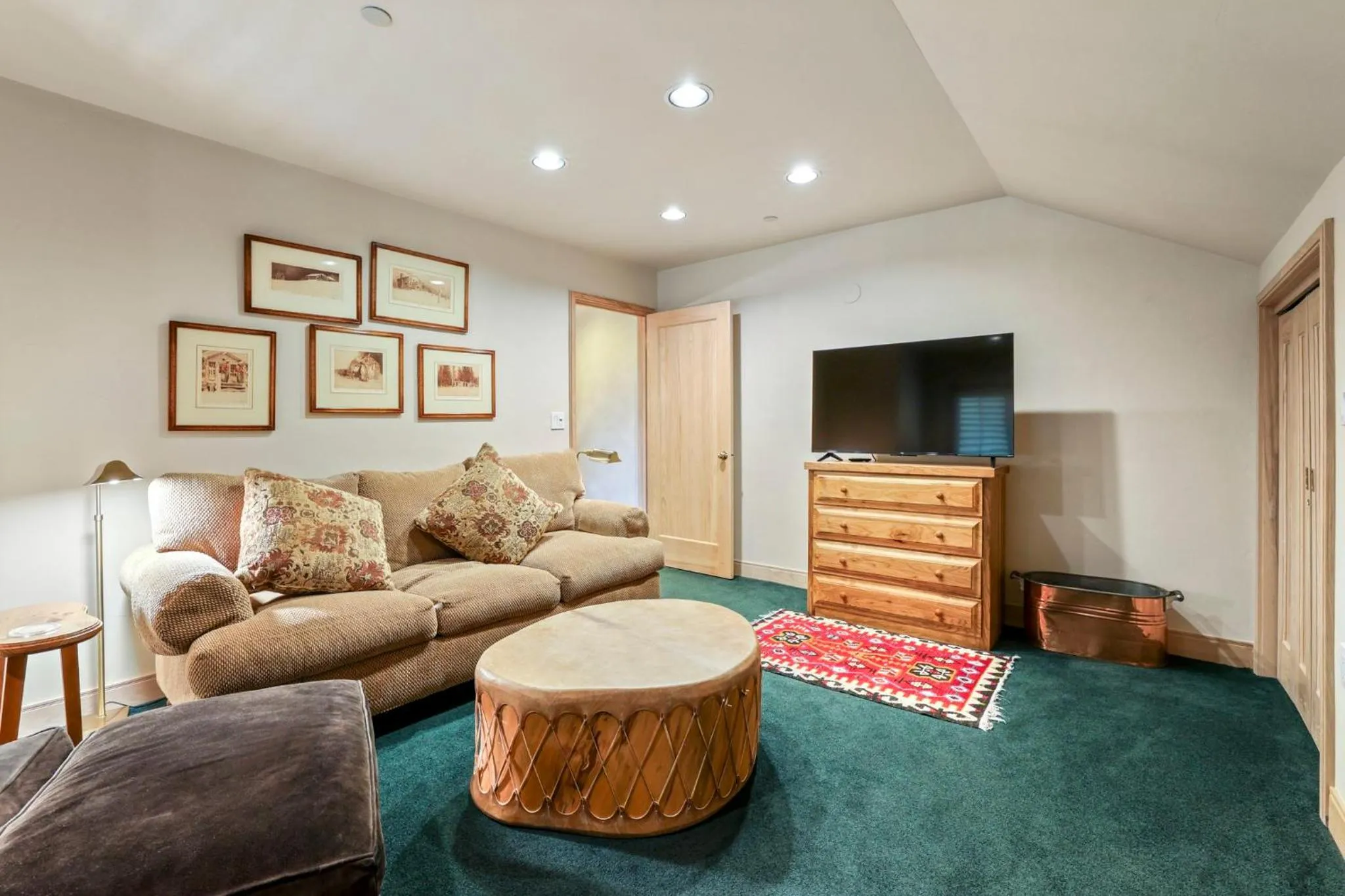 Living room in The Pines Lodge, a RockResort