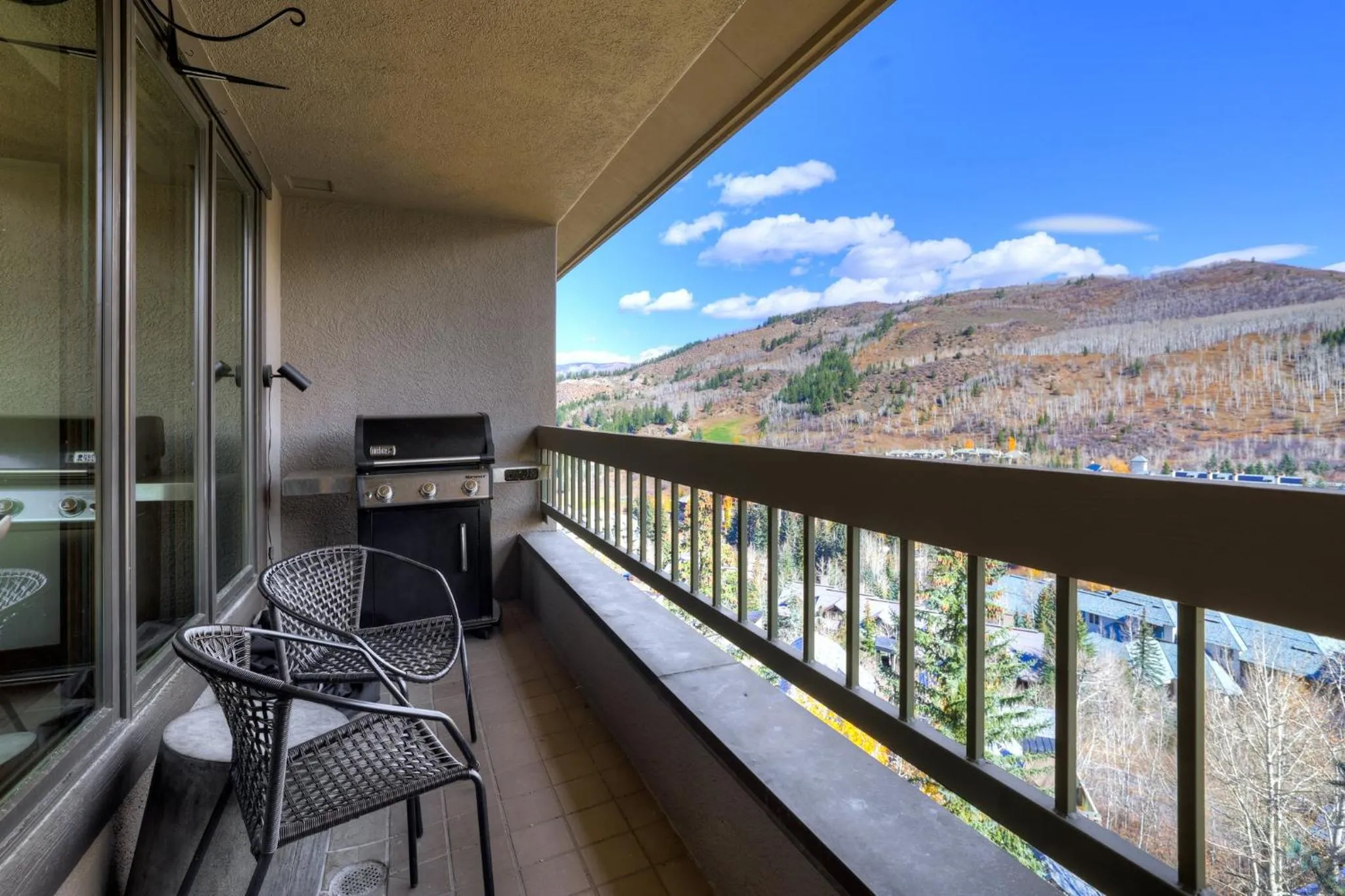Photo of the whole room in The Pines Lodge, a RockResort