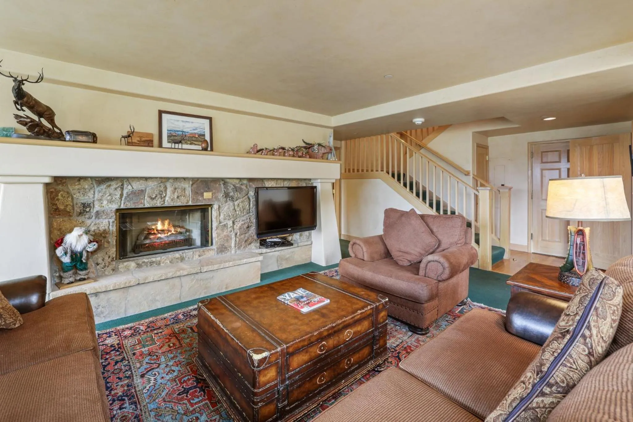 Living room in The Pines Lodge, a RockResort
