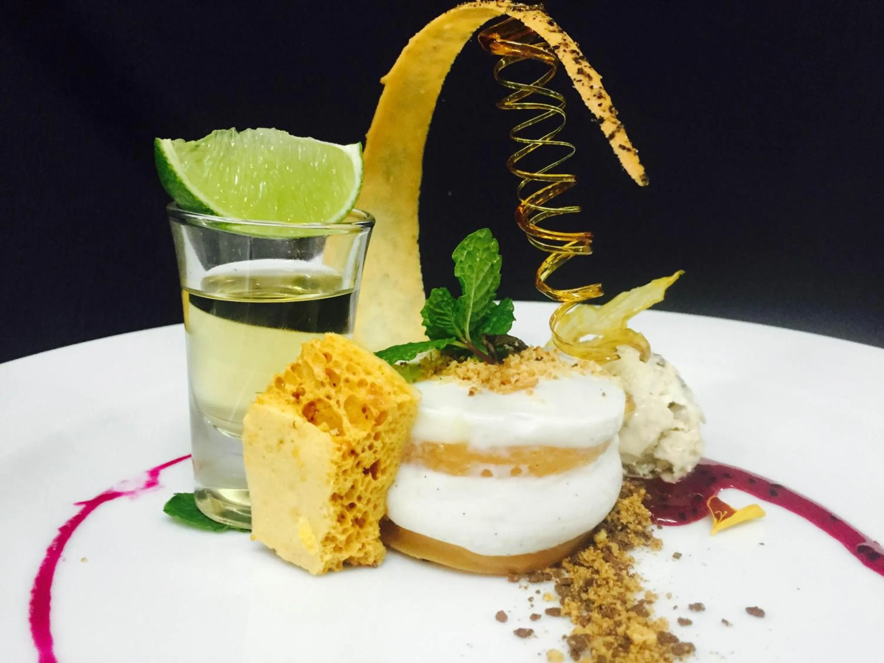 Food and drinks in Nautilus Resort