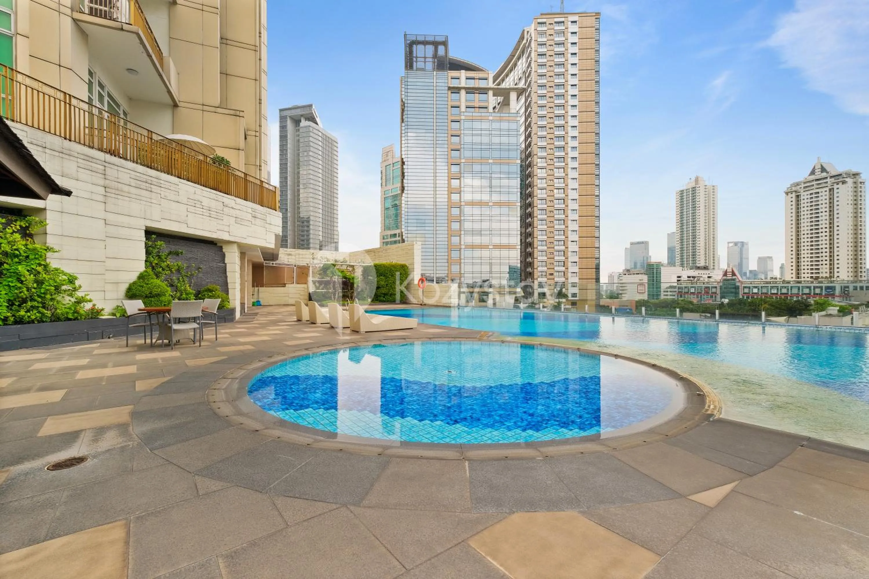 Swimming pool in Callisto by Kozystay - Mega Kuningan