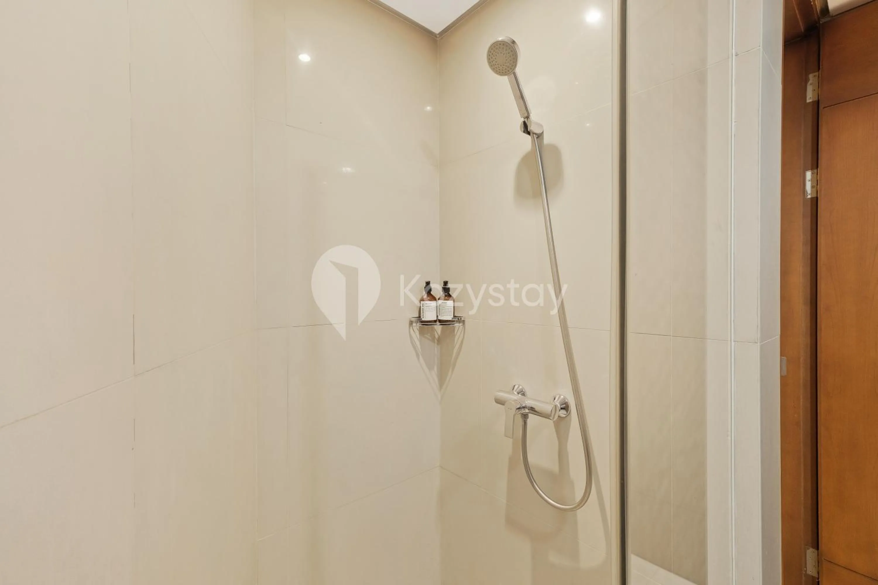 Bathroom in Callisto by Kozystay - Mega Kuningan