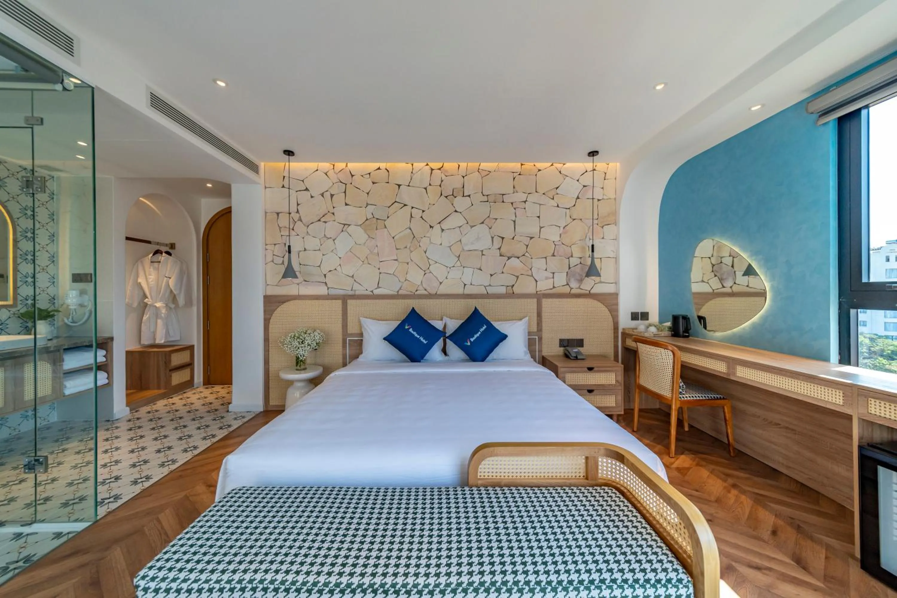 Bed in V Boutique Hotel - Complimentary refreshments