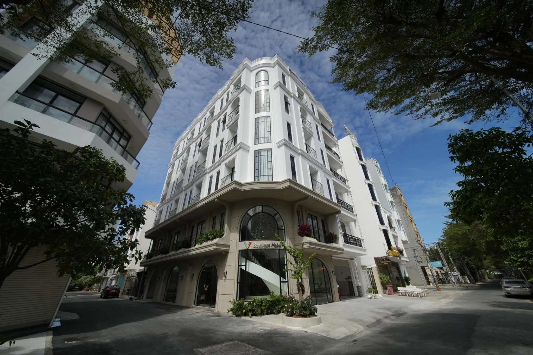 Property building in V Boutique Hotel - Complimentary refreshments