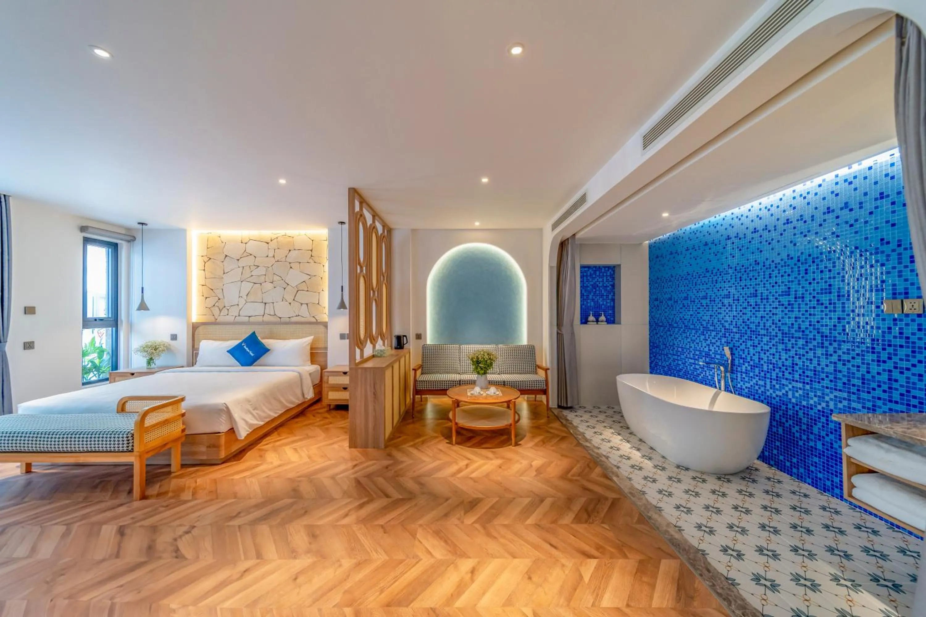 Bed in V Boutique Hotel - Complimentary refreshments