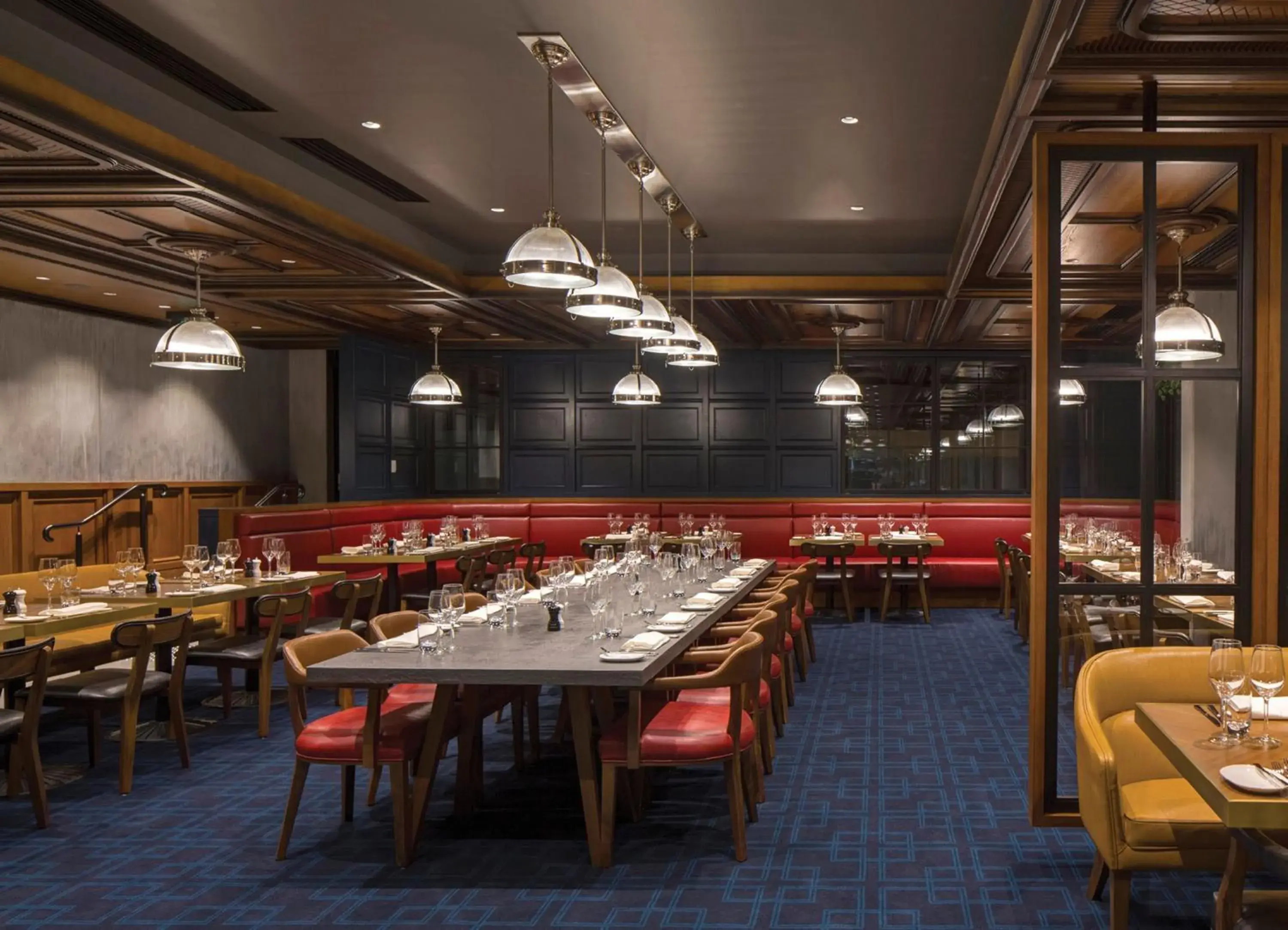 Restaurant/places to eat in Avenue Hotel Canberra Restaurant/places to eat in Avenue Hotel Canberra