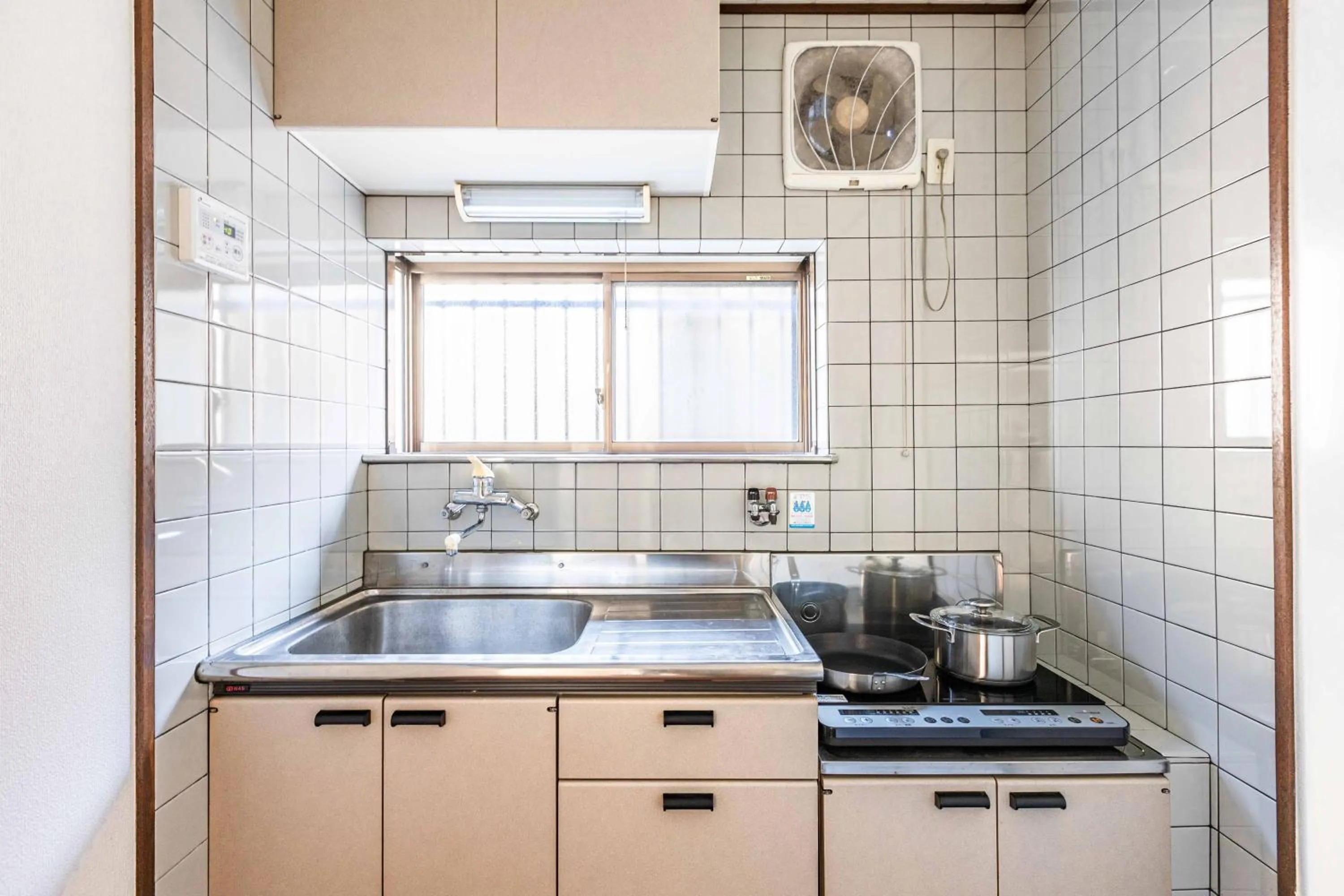 Kitchen or kitchenette in Bianco