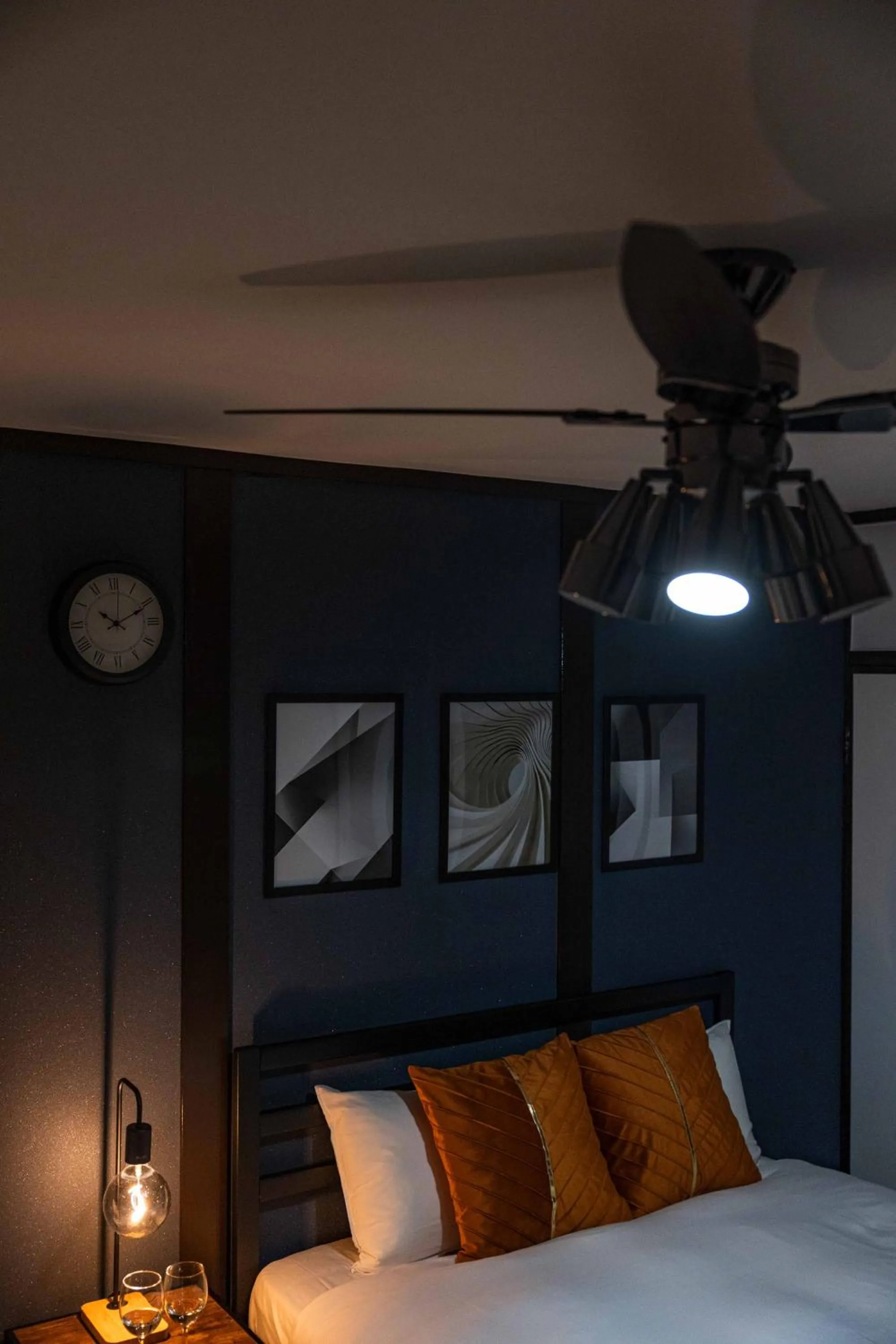 Decorative detail, Bed in Bianco