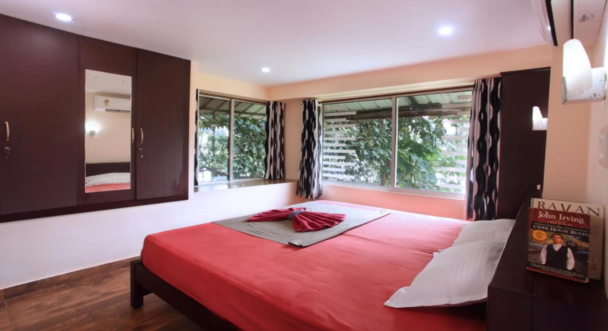 room service, Bed in Elephant Pass Ayurveda & Yoga Retreat