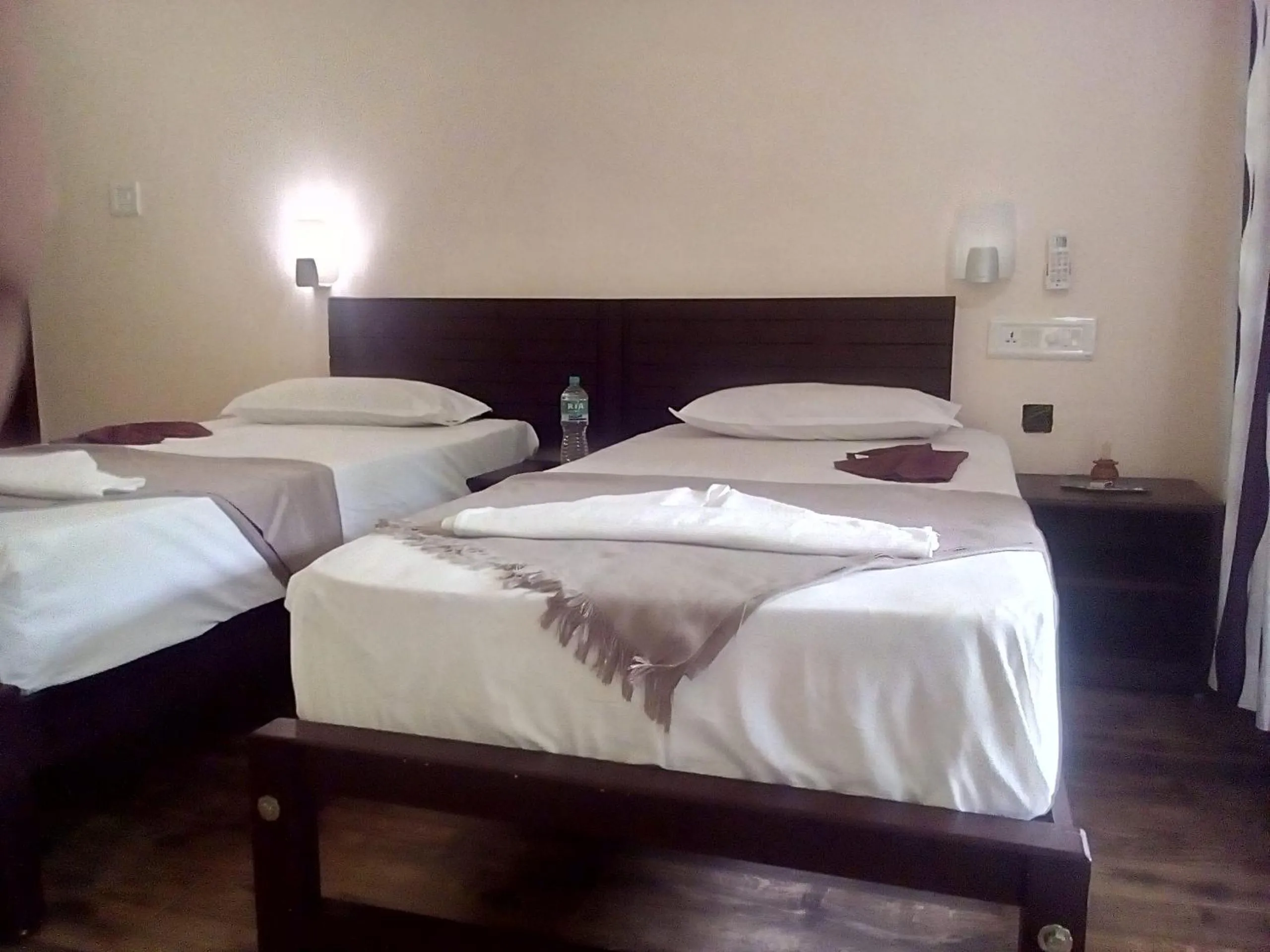 Bedroom, Bed in Elephant Pass Ayurveda & Yoga Retreat