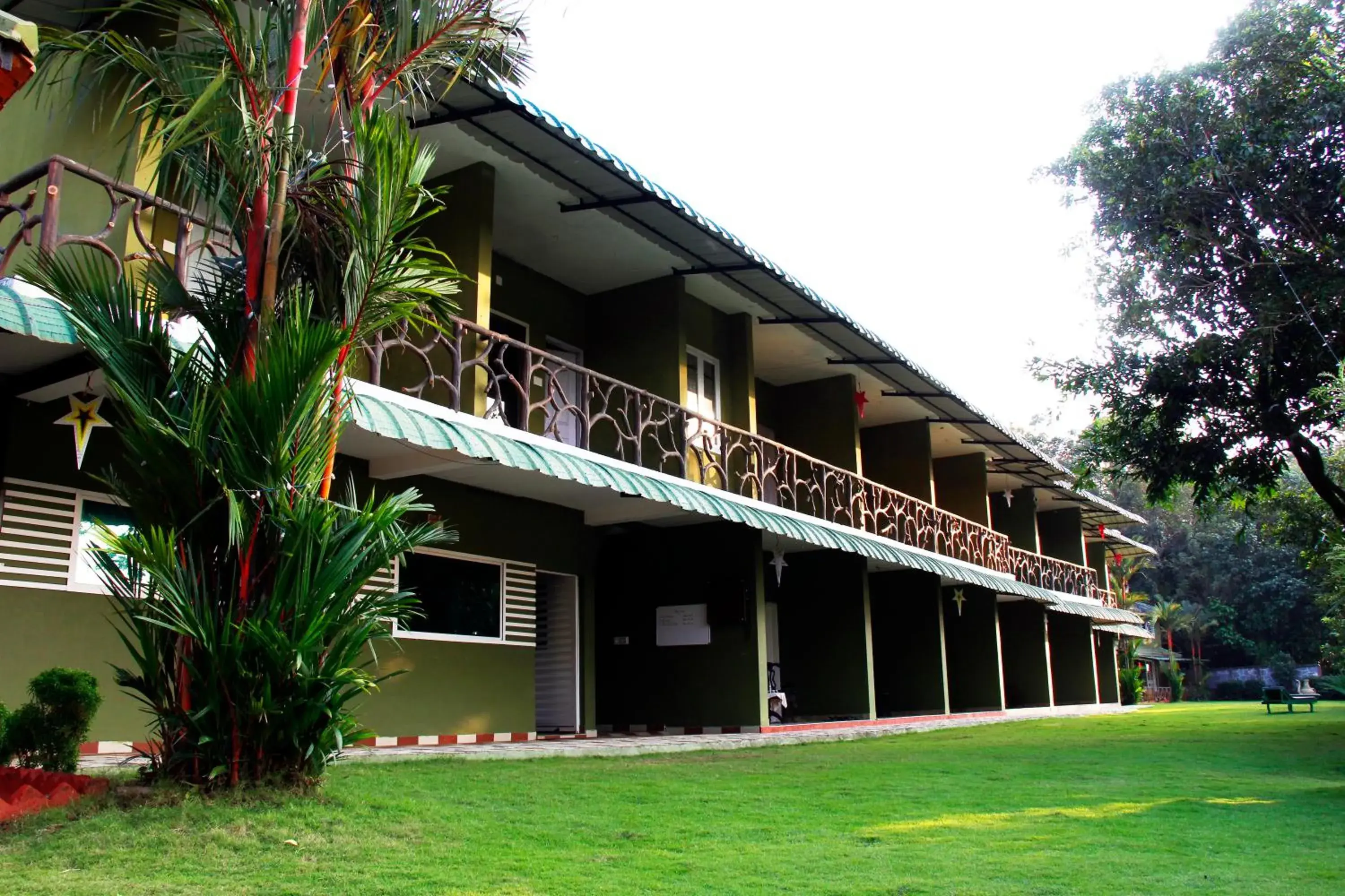 Inner courtyard view in Elephant Pass Ayurveda & Yoga Retreat Inner courtyard view in Elephant Pass Ayurveda & Yoga Retreat
