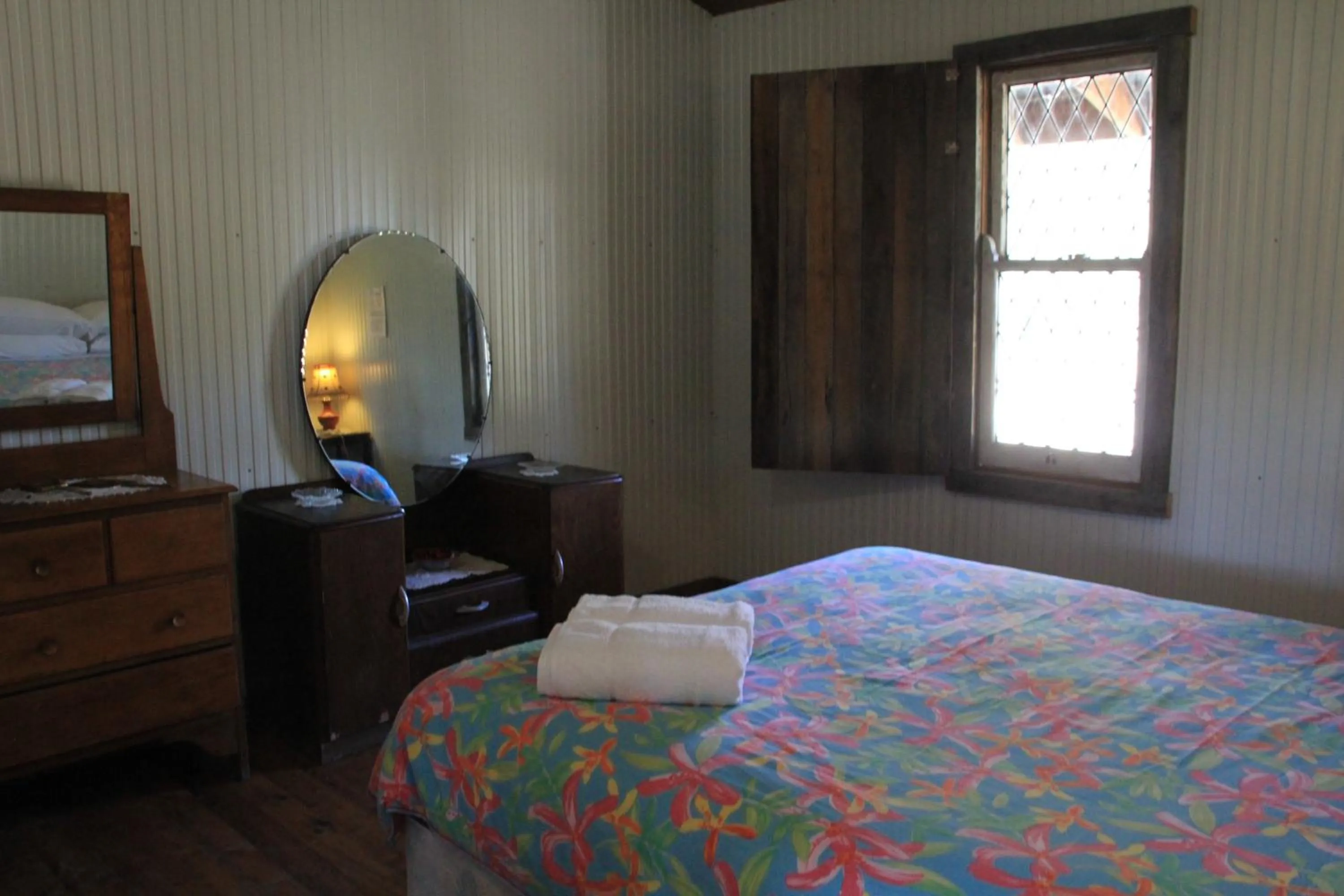 Bedroom, Bed in Lovedale Cottages Hunter Valley