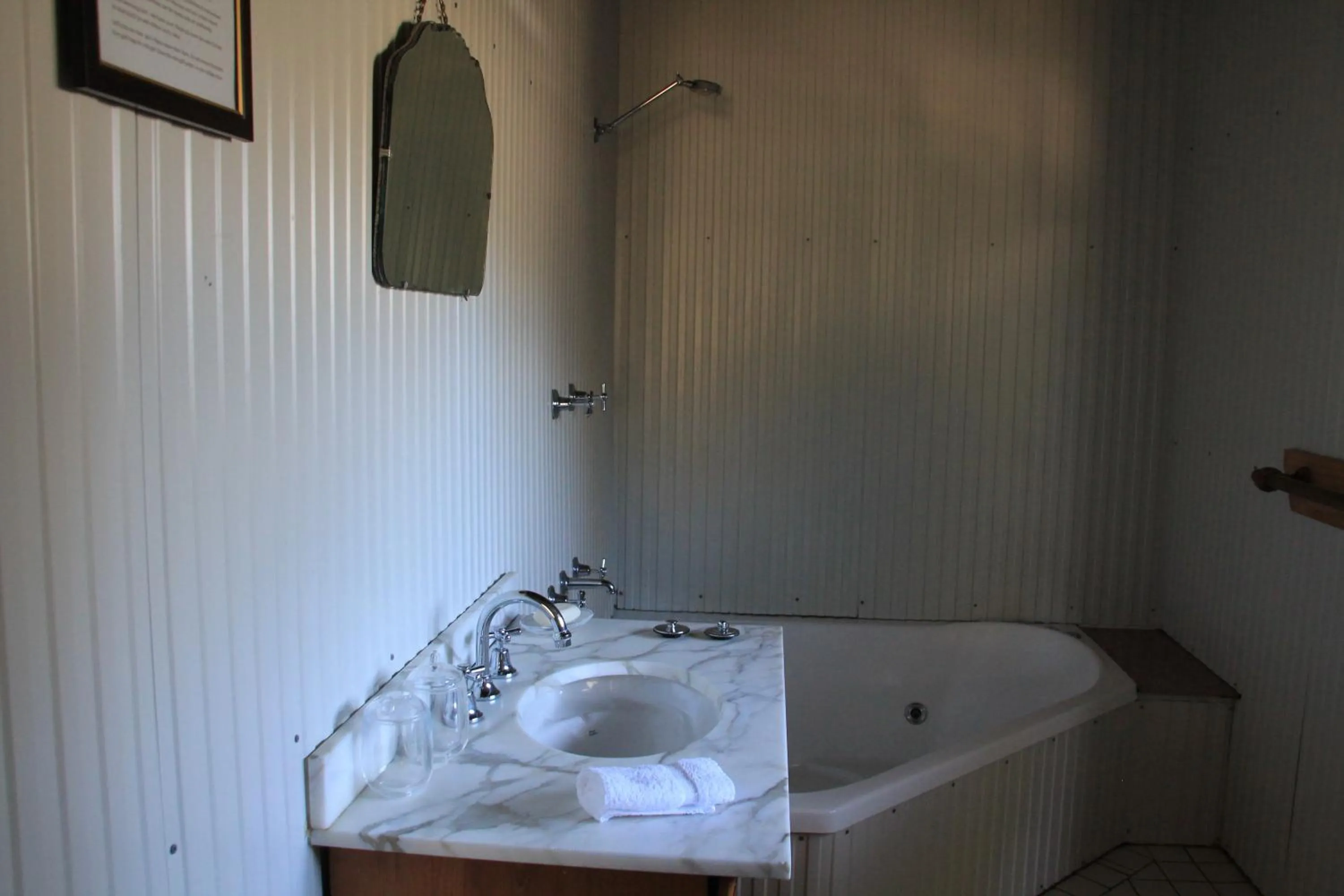 Bathroom in Lovedale Cottages Hunter Valley