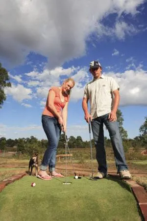 People in Lovedale Cottages Hunter Valley