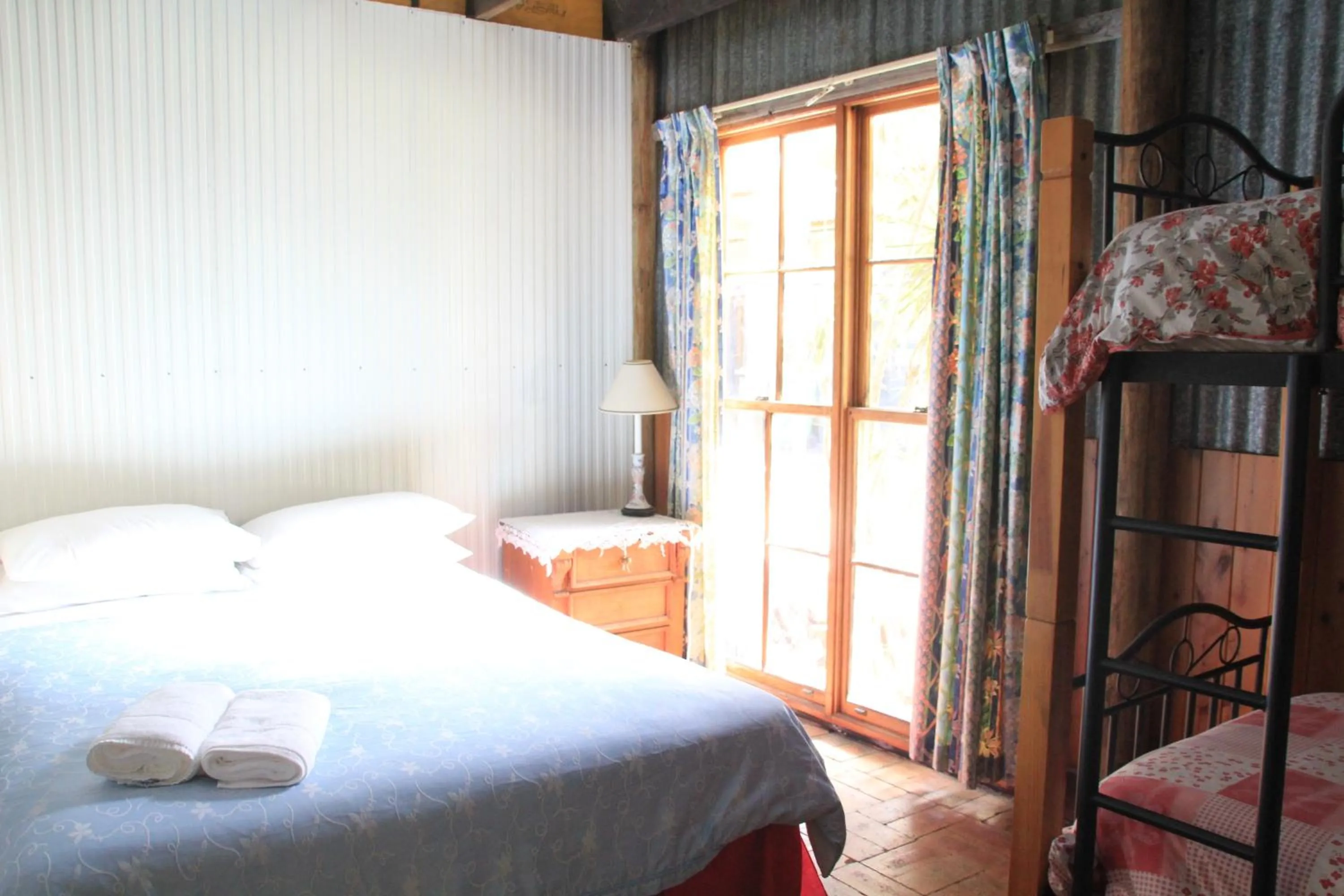Bedroom, Bed in Lovedale Cottages Hunter Valley